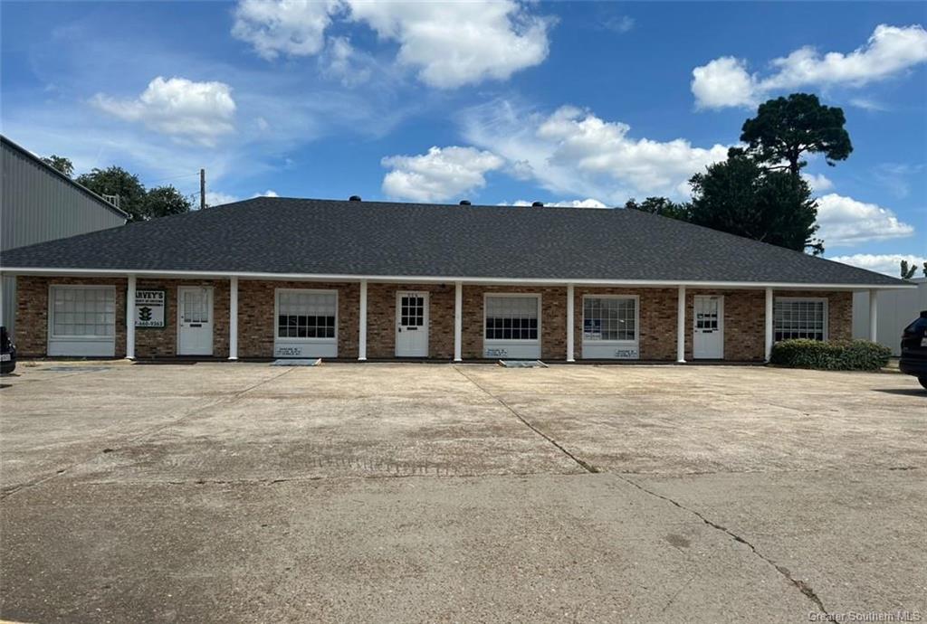 226 W Prien Lake Road — photo 2