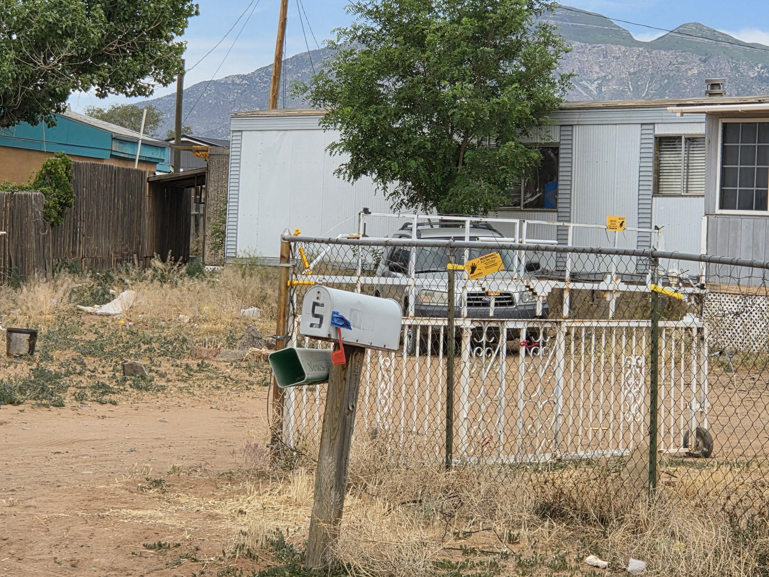 5th image of 5 Meadowlake Ln, Los Lunas, NM 87031 | MLS# 1109071