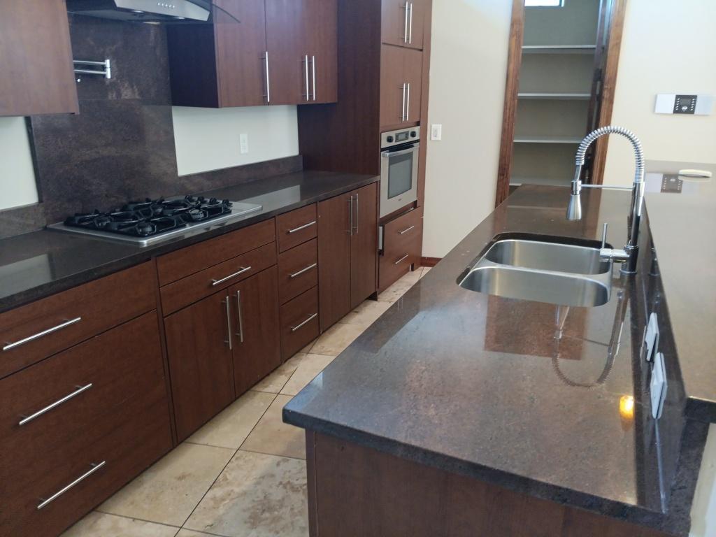 915 Edith Boulevard NE Unit B 