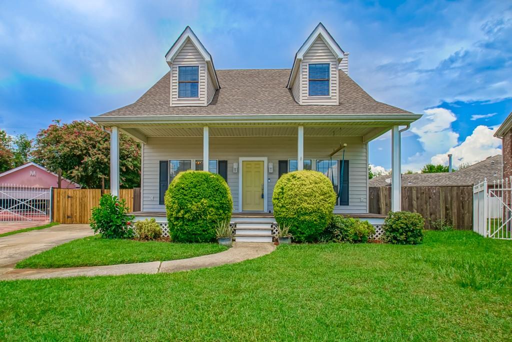 Single family home for sale at 140 Chatelain Ct, New Orleans, LA 70128 | MLS# 2571999