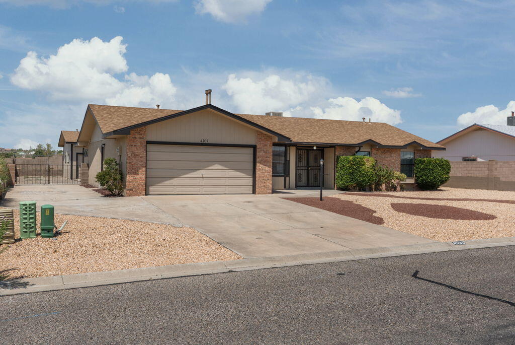 4505 Quartz Drive NE 