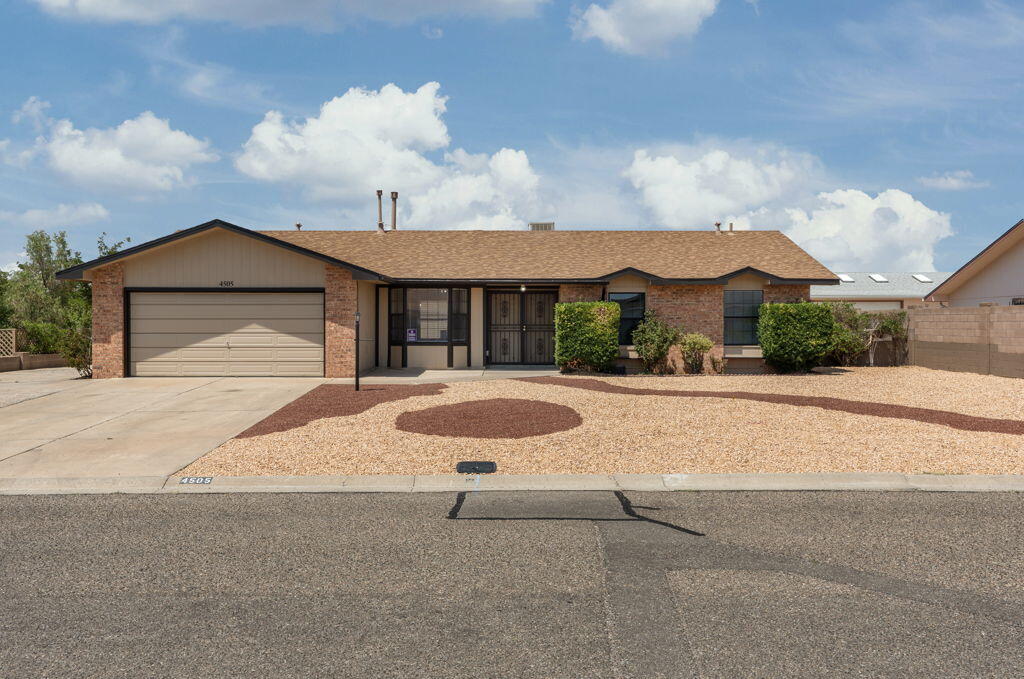 4505 Quartz Drive NE 