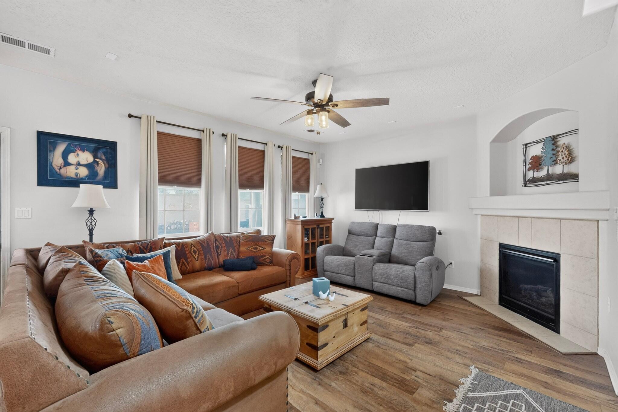 3735 Buckskin Loop NE 