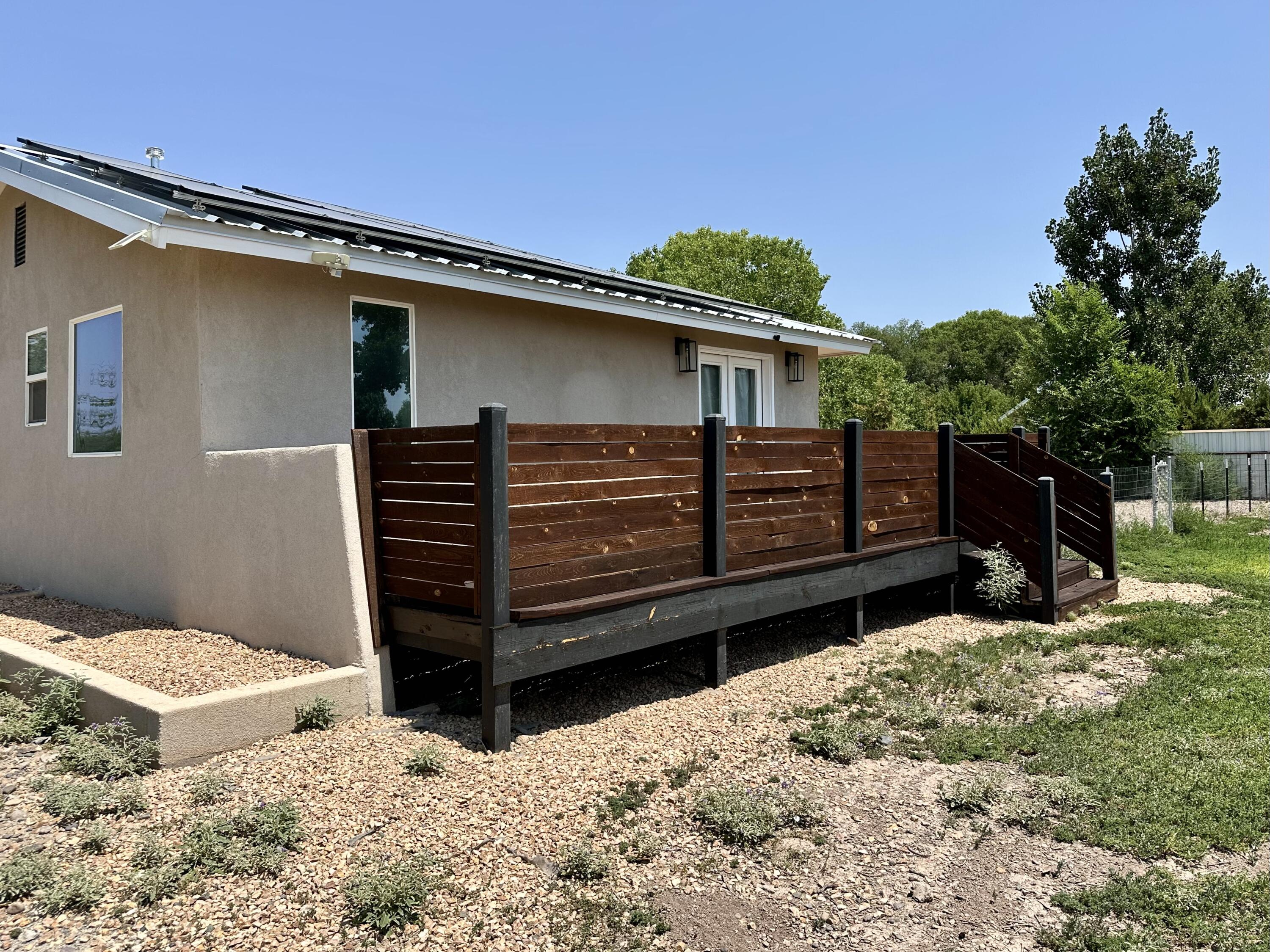 6 Adobe Lane 