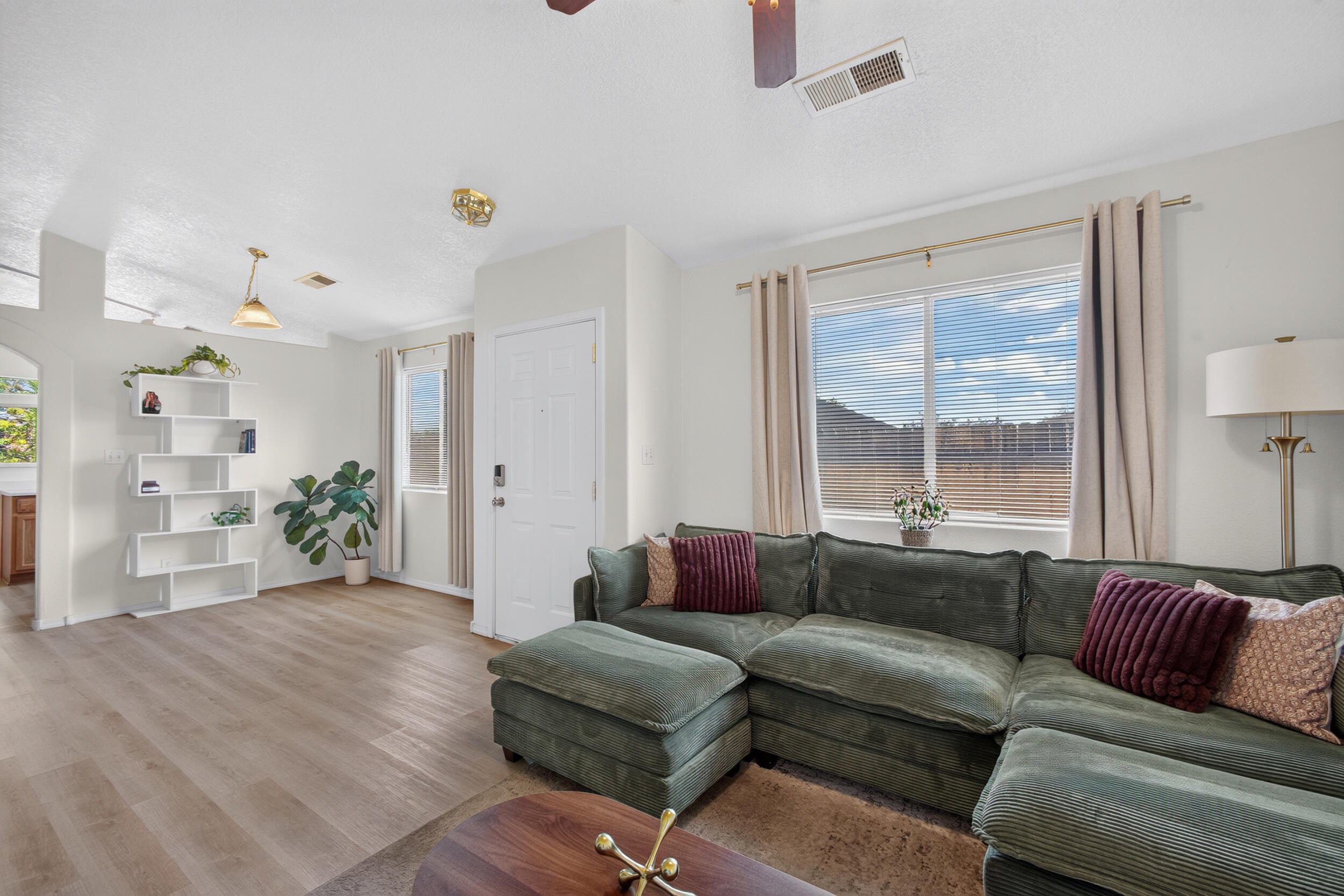 Photo 2 of Single family home for sale at 632 Saddle Blanket Trl Sw, Albuquerque, NM 87121 | MLS# 1109225 | Listing updated on 2026-09-05