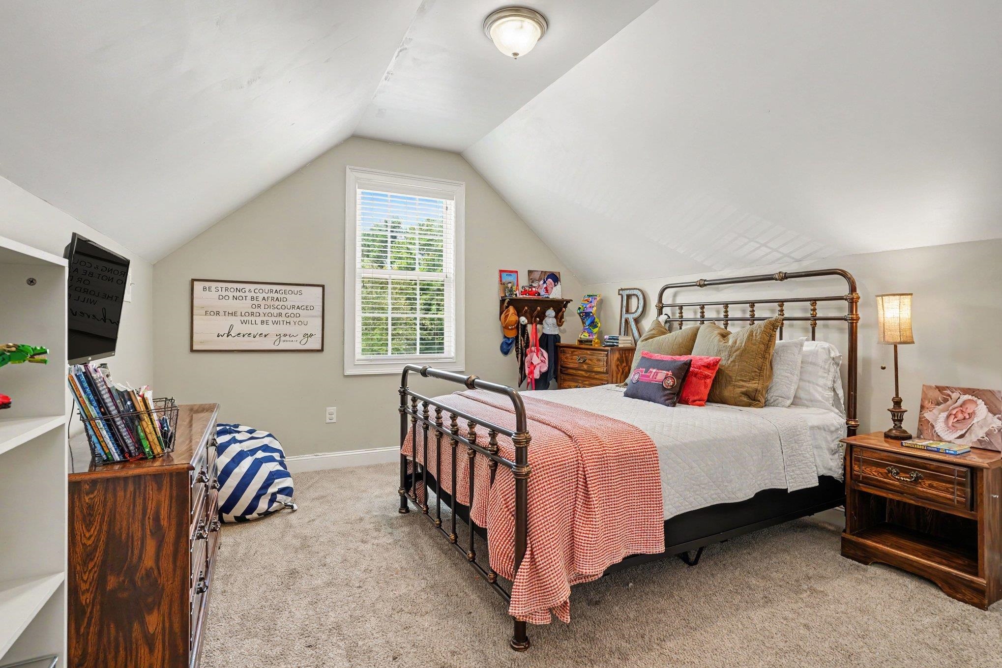 4025 Ridgewood Dr. 