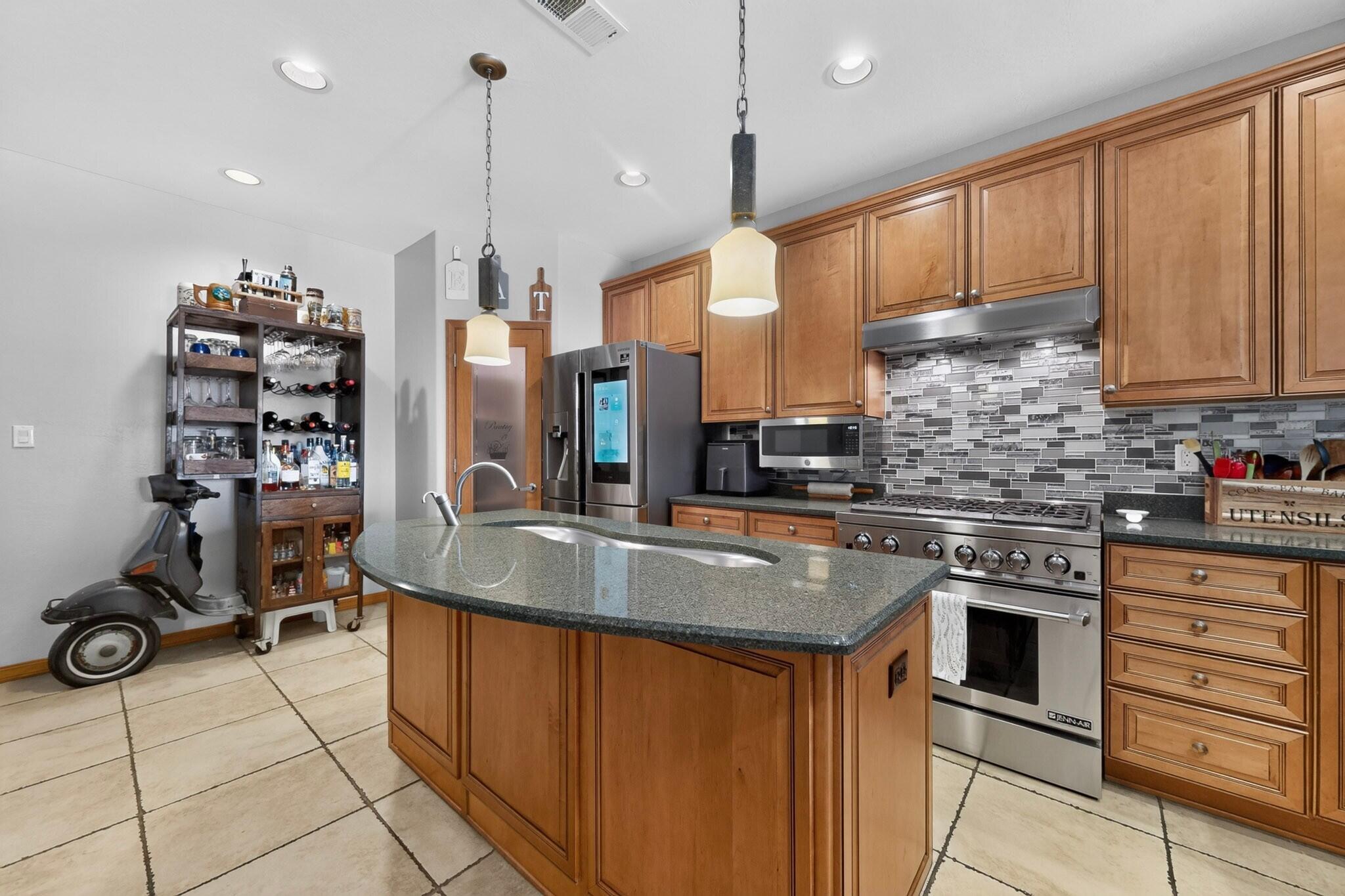 image of 1610 Western Hills Dr Se, Rio Rancho, NM 87124 | MLS# 1109231