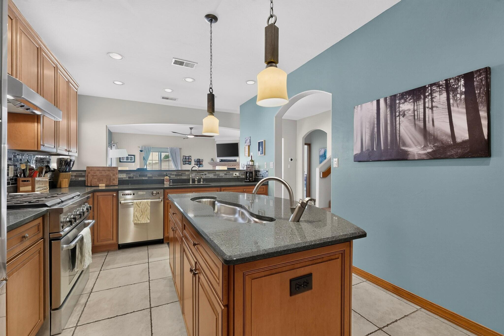 image of 1610 Western Hills Dr Se, Rio Rancho, NM 87124 | MLS# 1109231