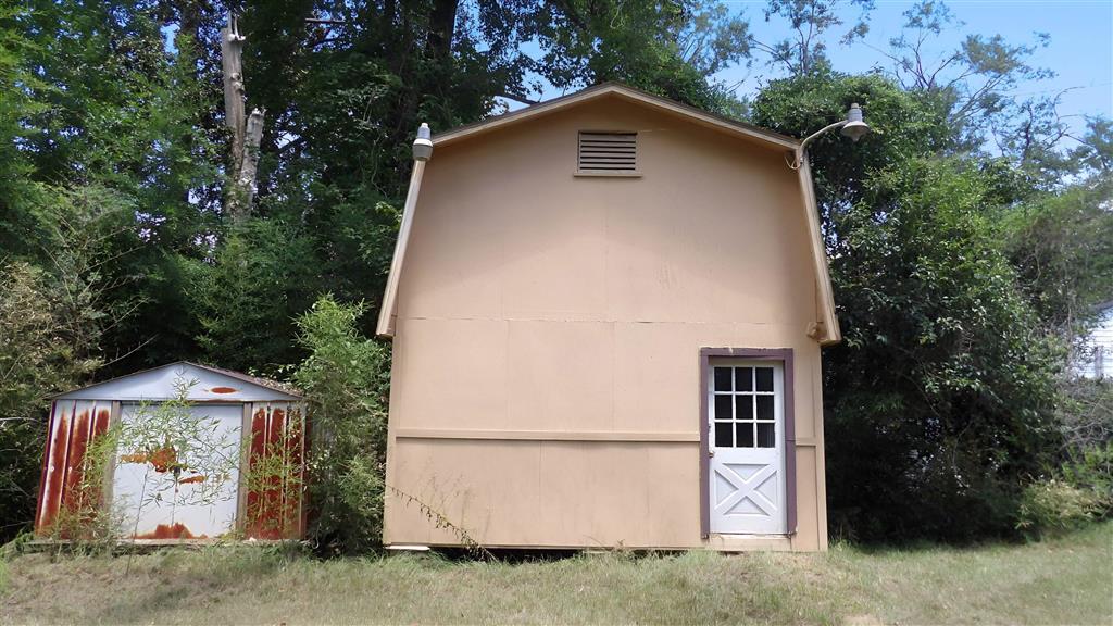 129 Country Club Circle — photo 2