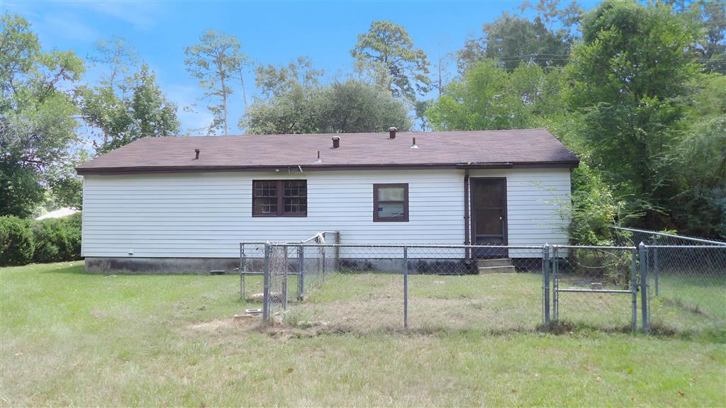 129 Country Club Circle — photo 3
