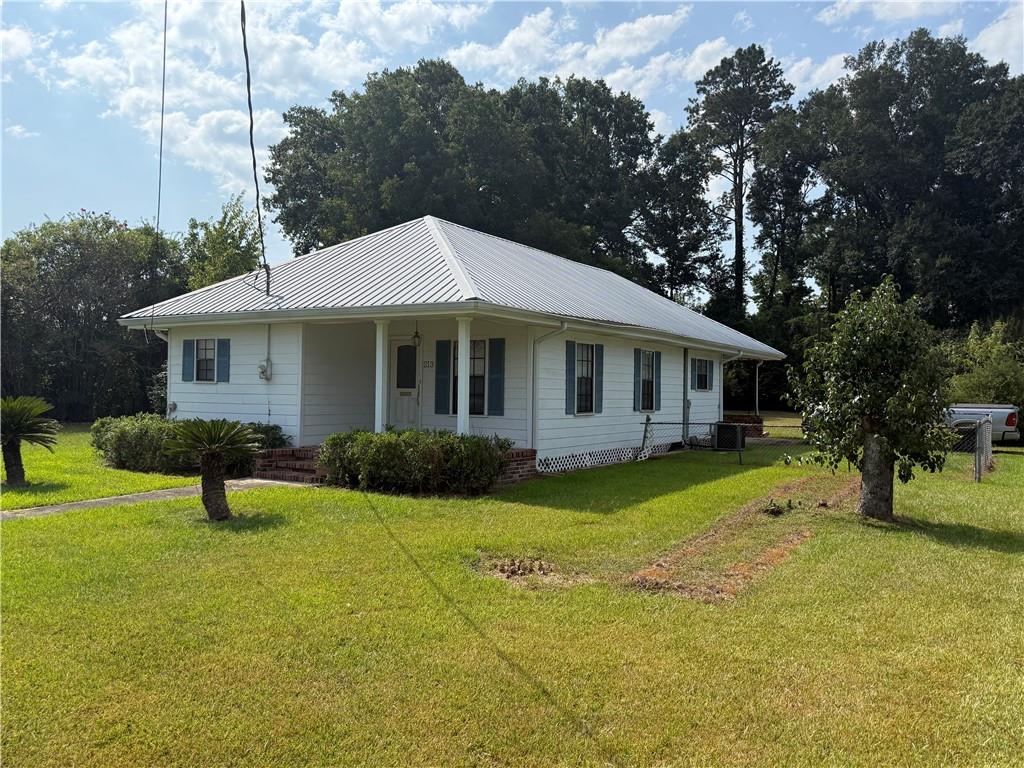 Photo 1 of Single family home for sale at 213 W Pine St, Amite, LA 70422 | MLS# 2571224 | Listing updated on 2026-09-20