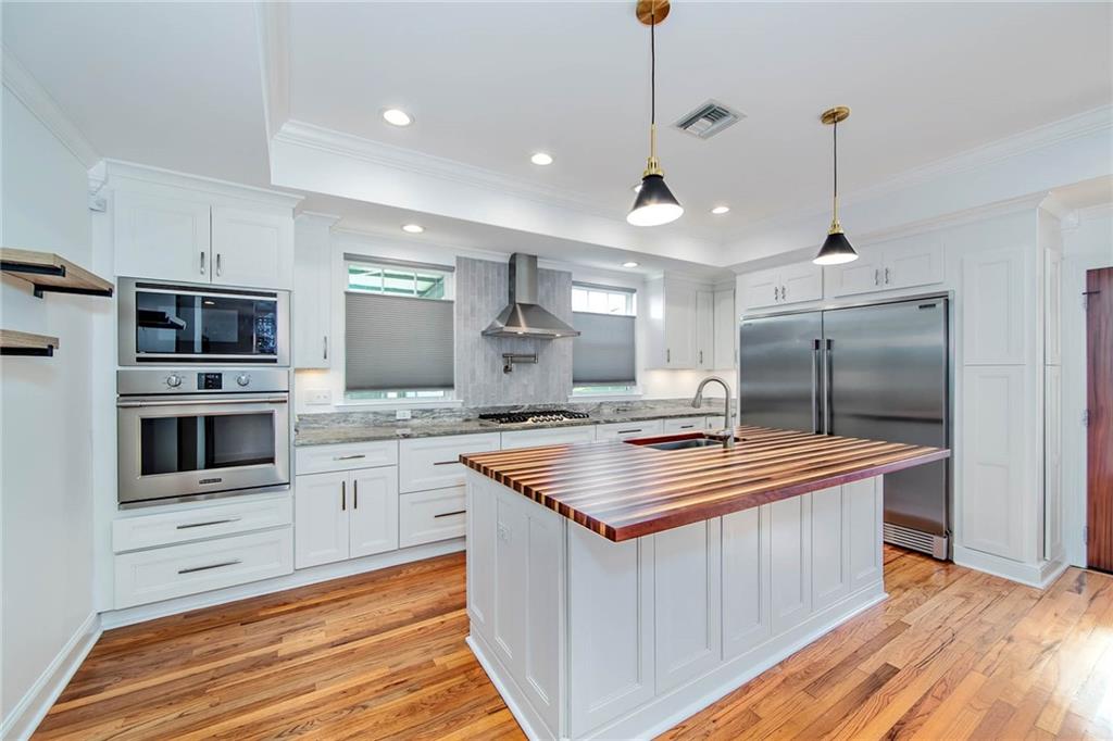 2nd image of 440 Metairie Lawn Dr, Metairie, LA 70001 | MLS# 2572670