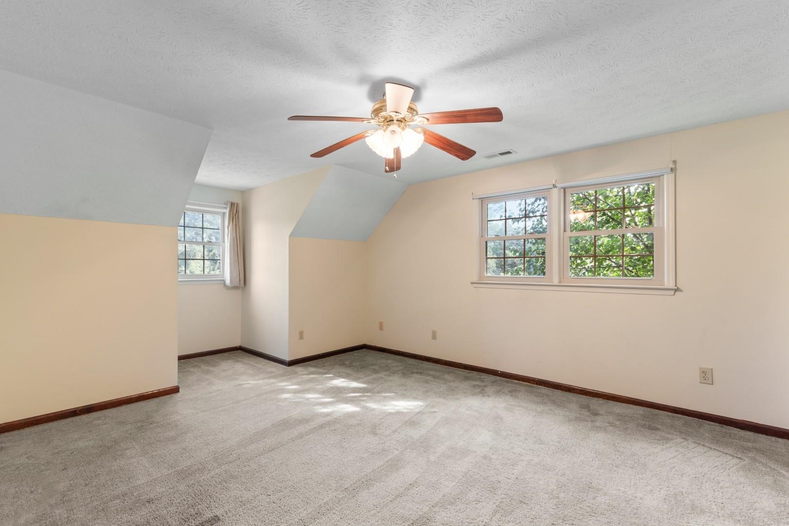 2620331 | Photo 23