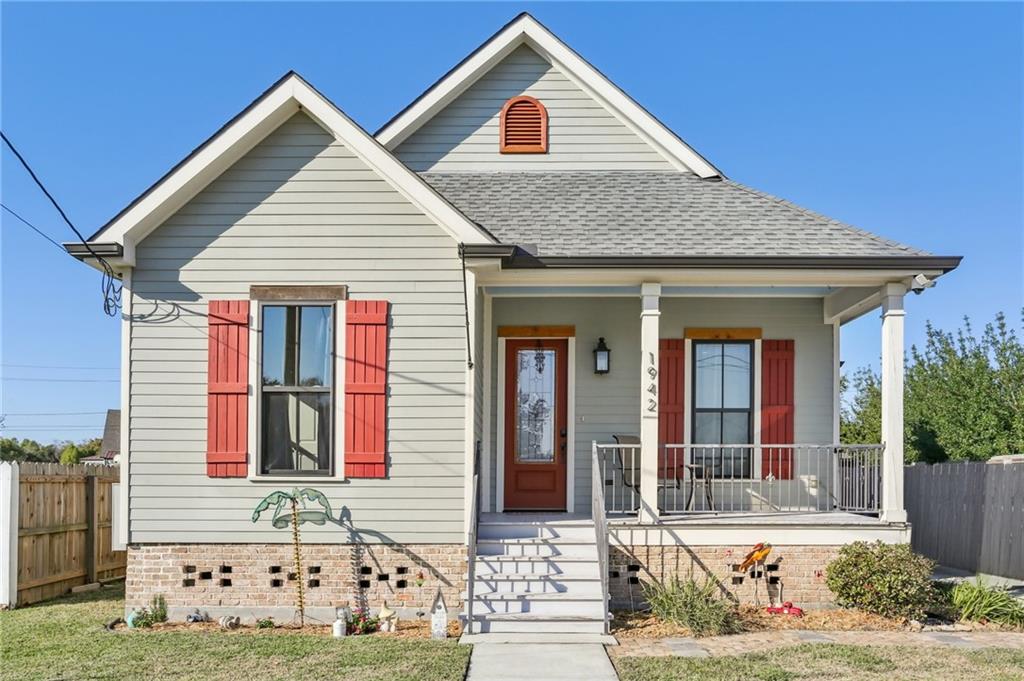 Photo 2 of Single family home for sale at 1942 Rose St, Arabi, LA 70032 | MLS# 2573031 | Listing updated on 2026-09-12