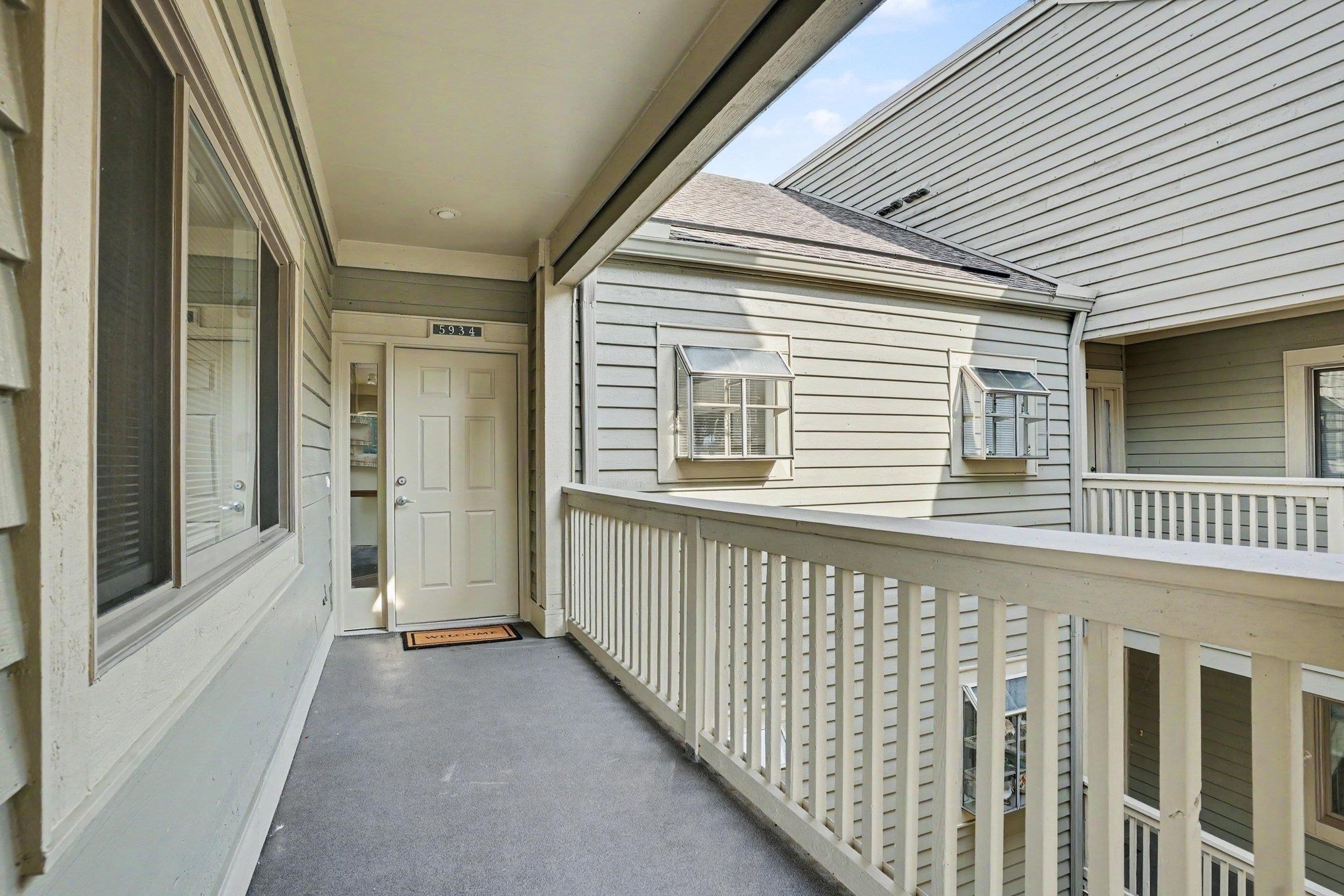 2620384 | Photo 2