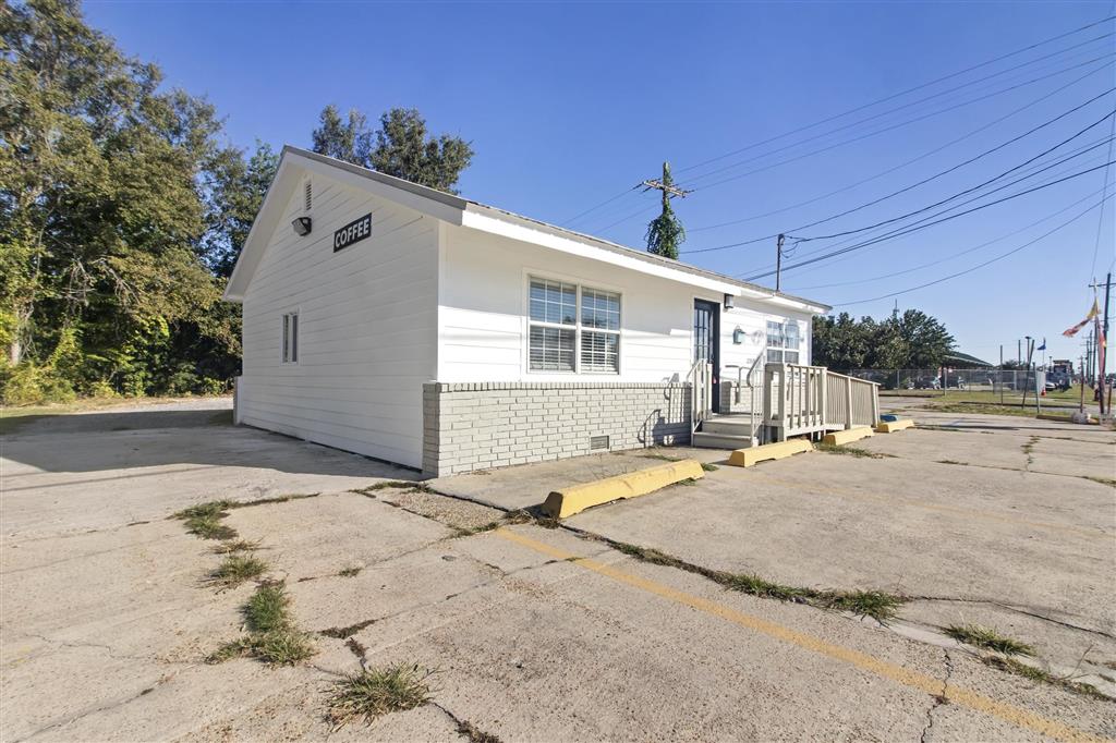 2000 Sampson Street — photo 3