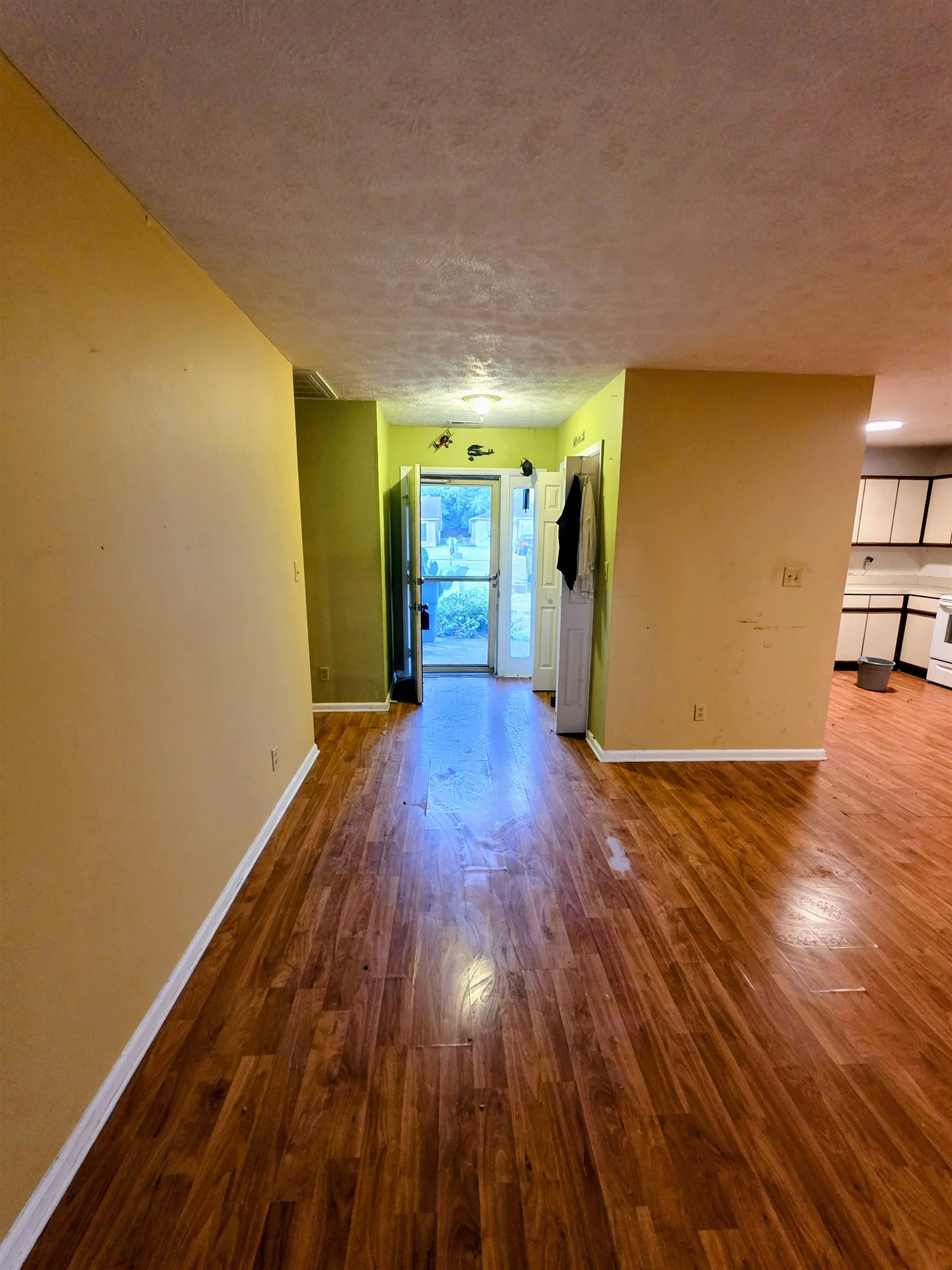 Photo 3 of Single family home for sale at 19 Indian Oak Ln, Myrtle Beach, SC 29575 | MLS# 2620454 | Listing updated on 2026-09-18