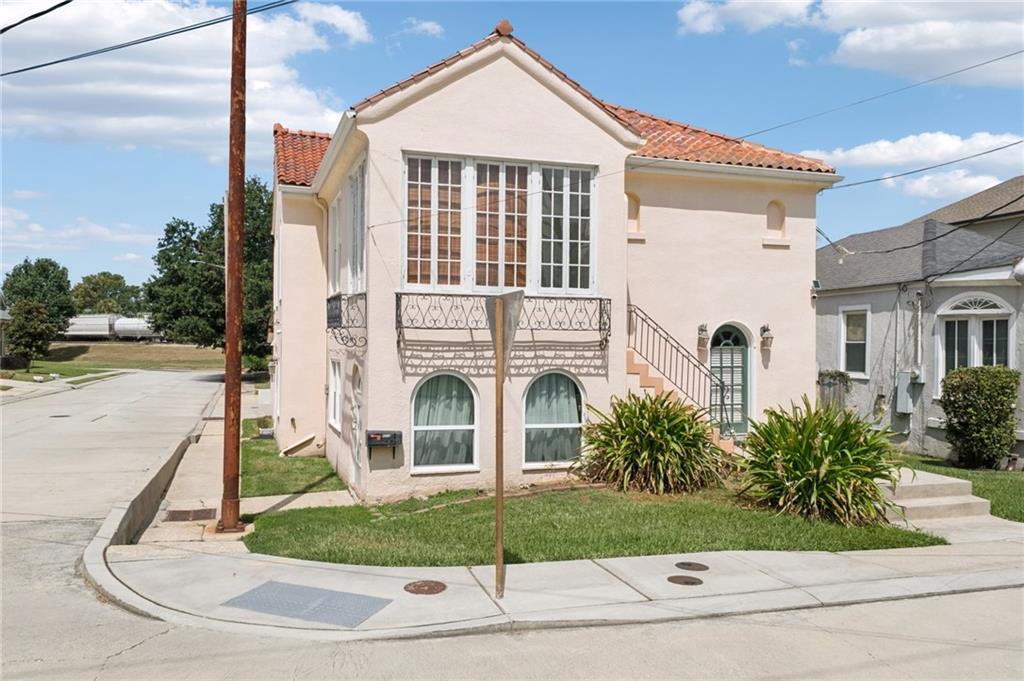 Photo 2 of Single family home for sale at 5520 Canal Blvd, New Orleans, LA 70124 | MLS# 2572989 | Listing updated on 2026-10-18