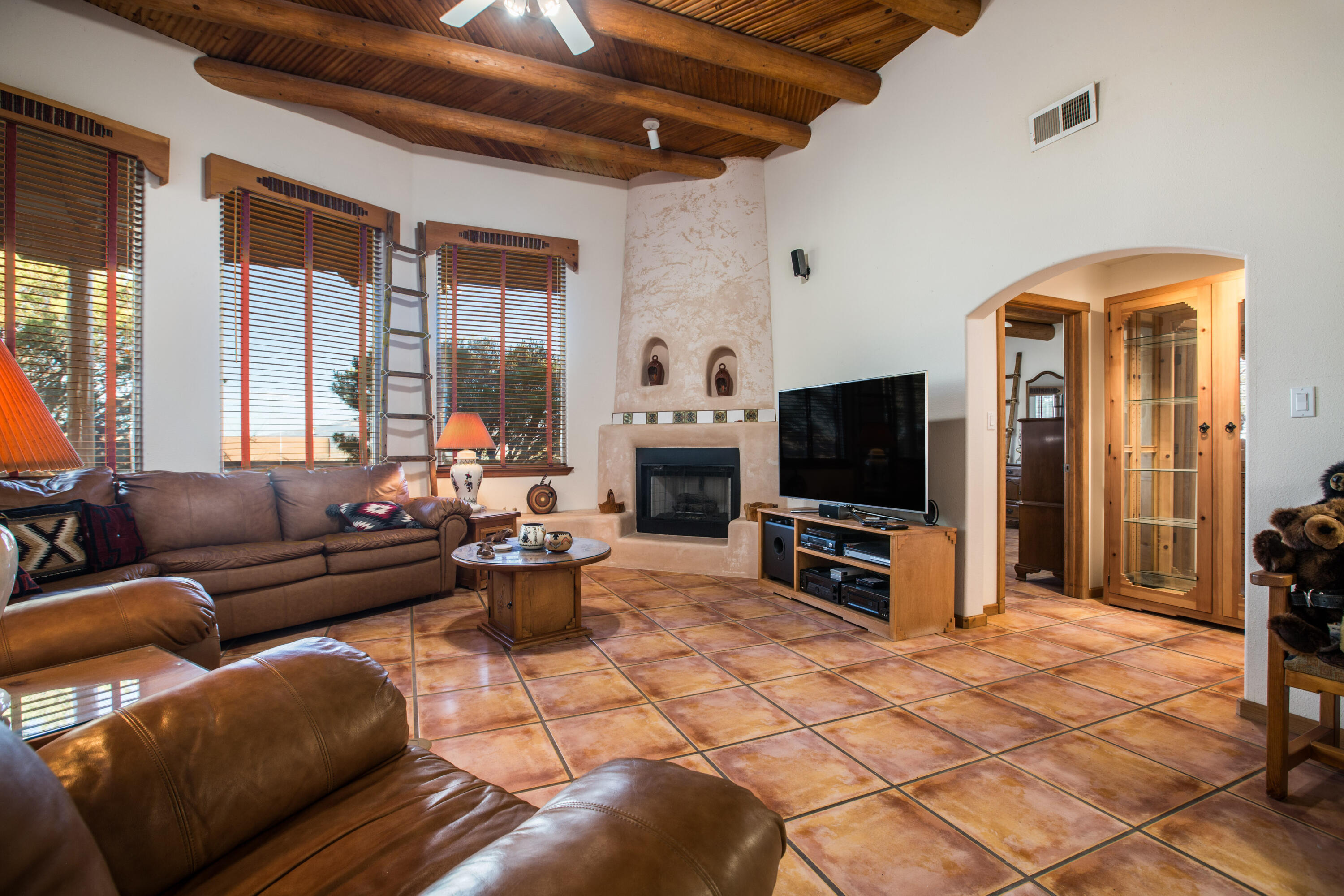 Photo 4 of Single family home for sale at 800 Acebo Rd NE, Rio Rancho, NM 87124 | MLS# 1109465 | Listing updated on 2026-09-18