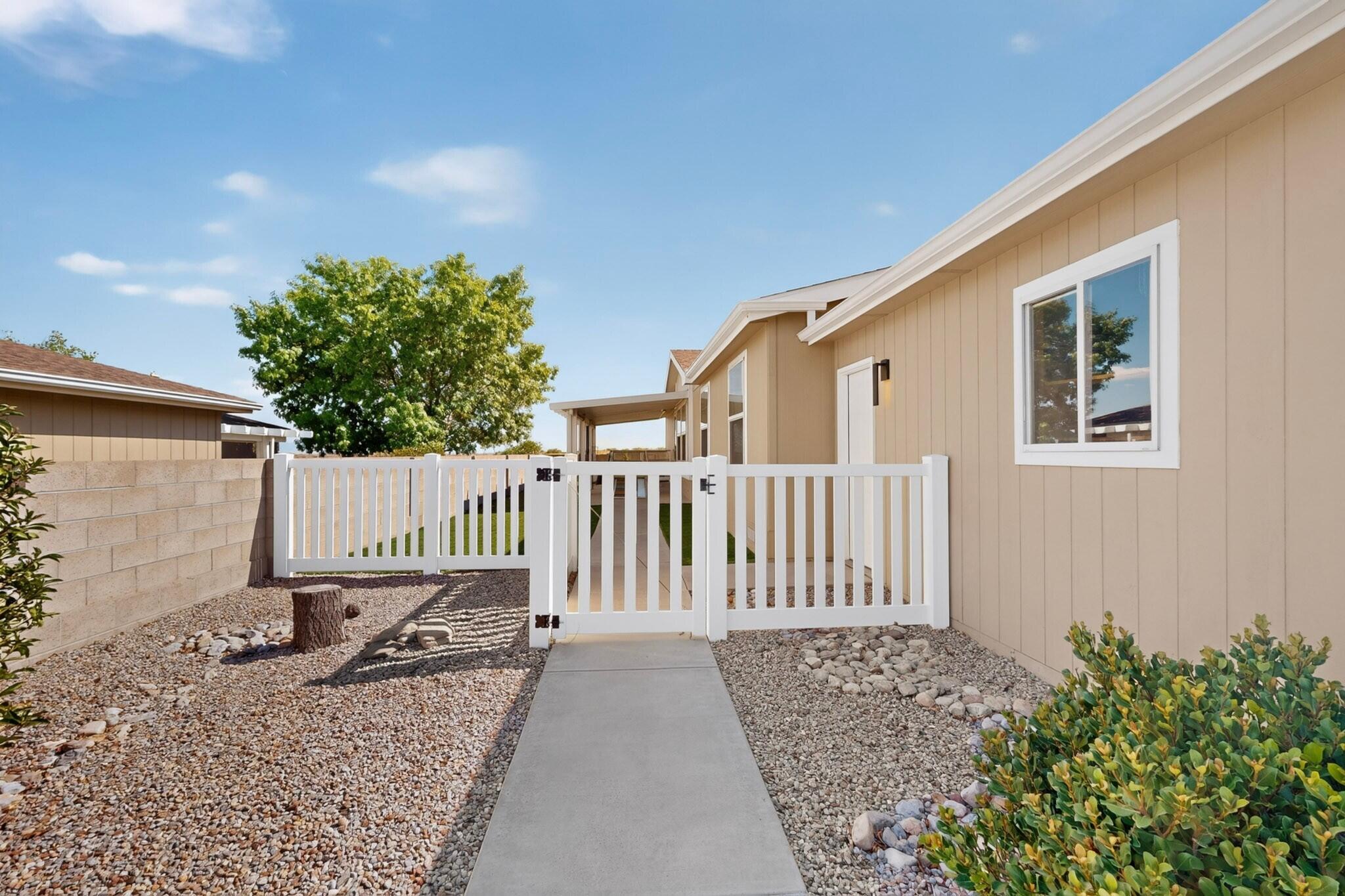 Photo 4 of Sale Pending at 303 Sunrise Blfs Dr, Belen, NM 87002 | MLS# 1109480 | Listing updated on 2026-09-17