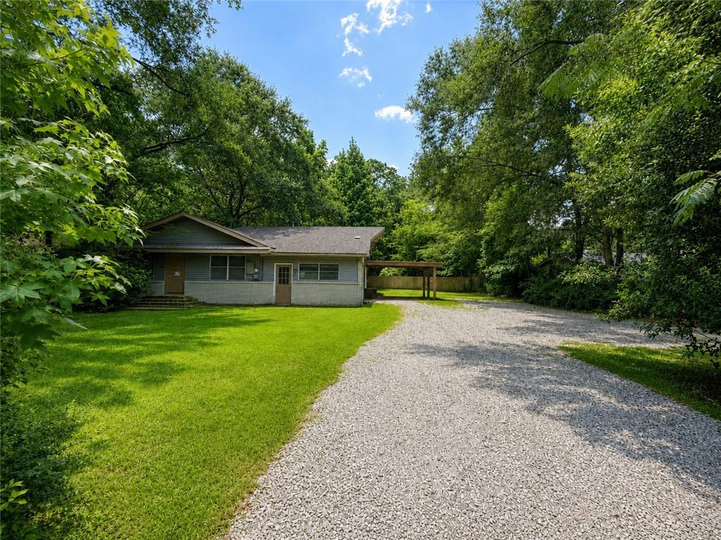 Photo 2 of Single family home for sale at 426 E Jesse Jones St, Covington, LA 70433 | MLS# 2572734 | Listing updated on 2026-09-23