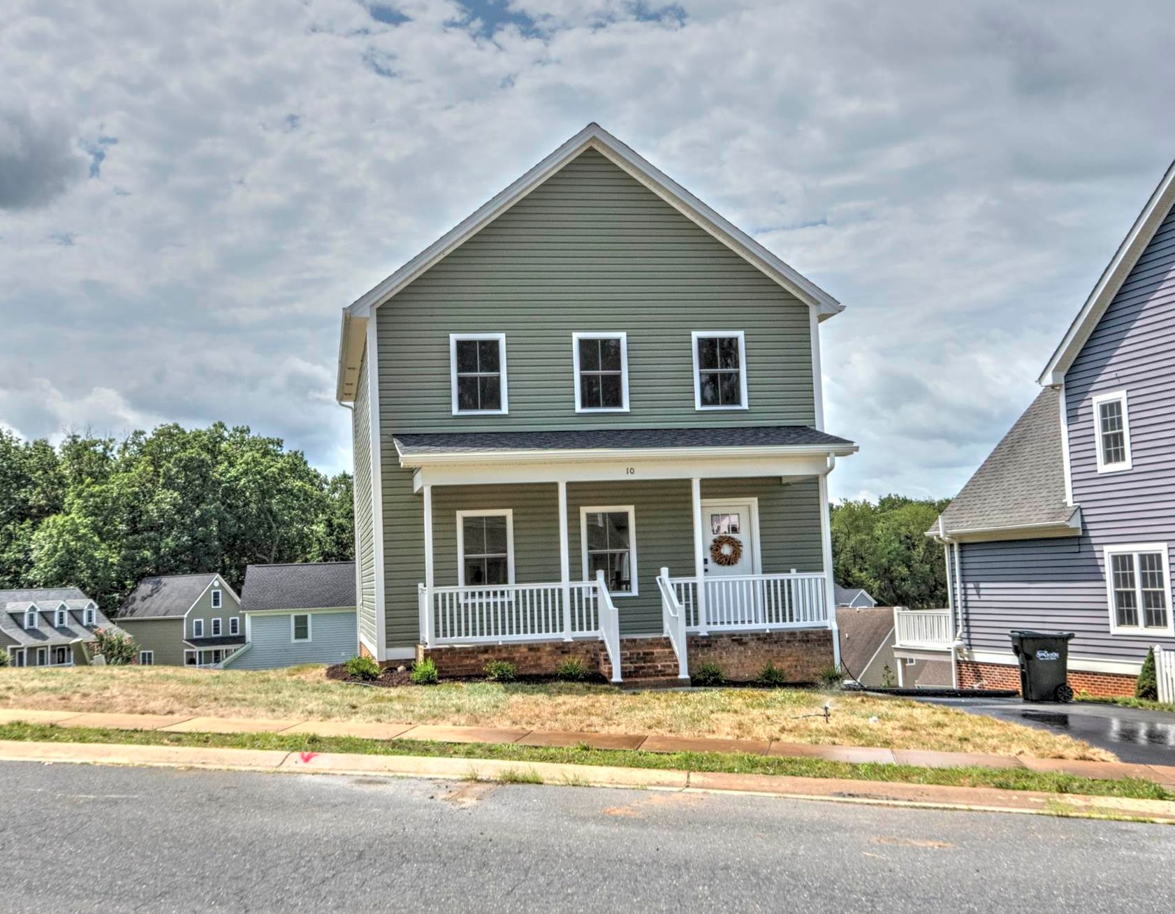 10 TOPSIDE CIR, Staunton, VA 24401