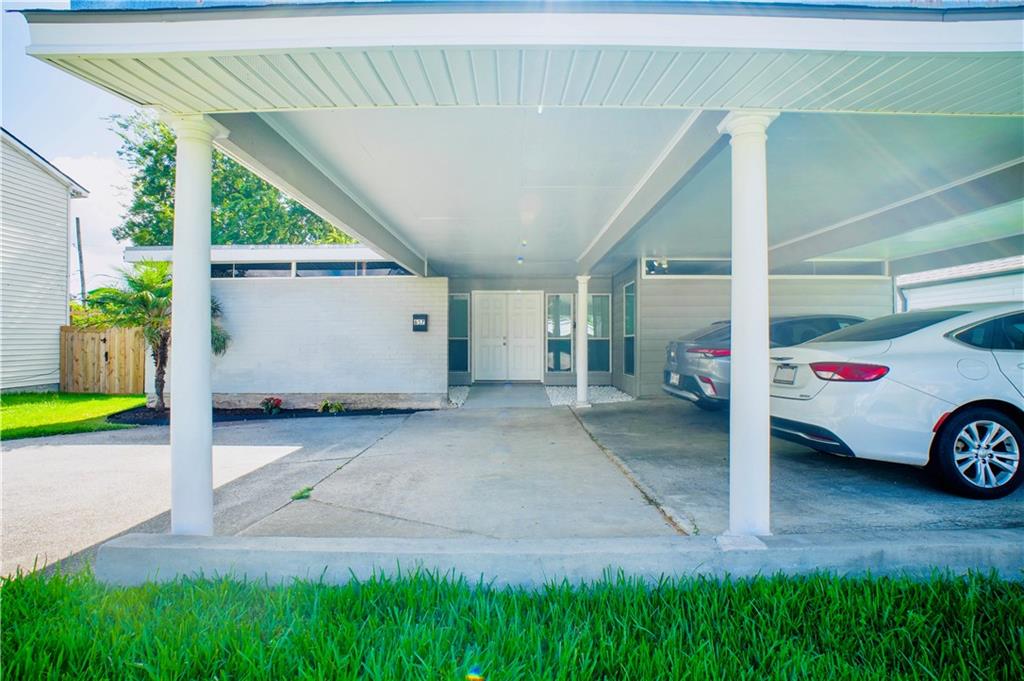 image of 657 E Marlin Ct, Terrytown, LA 70056 | MLS# 2573584