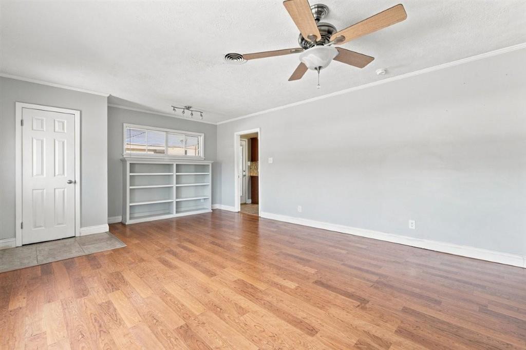 3816 Maplewood Drive — photo 3