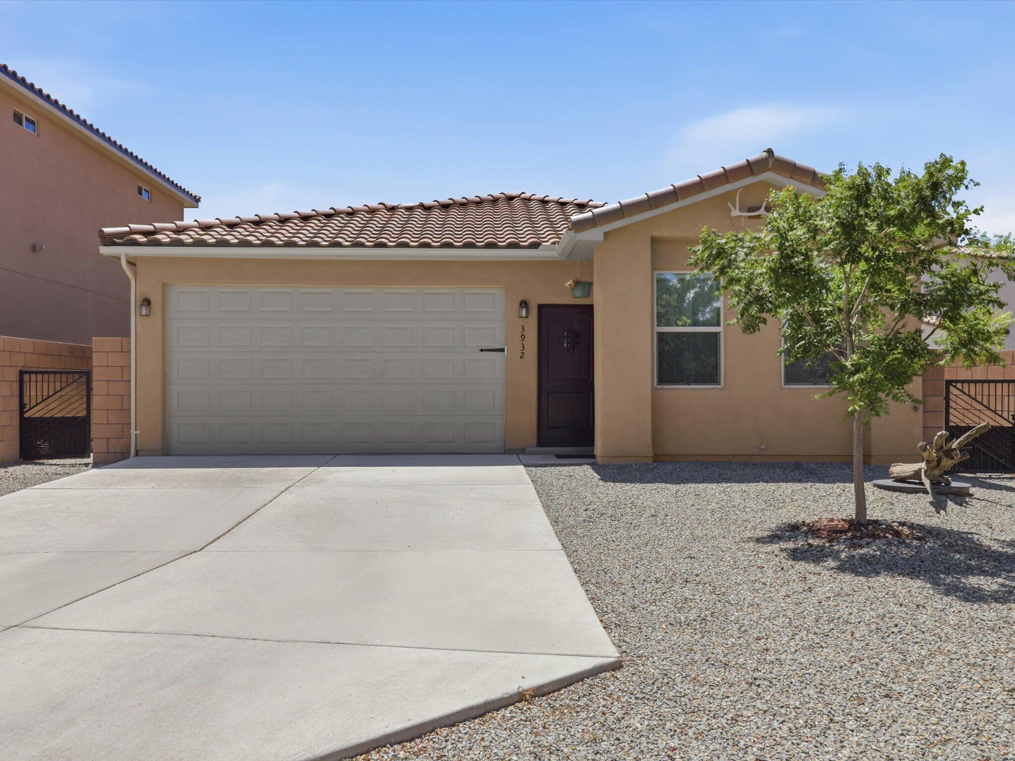 Photo 2 of Single family home for sale at 3932 Jaxson Ln, Santa Fe, NM 87507 | MLS# 1109615 | Listing updated on 2026-09-03