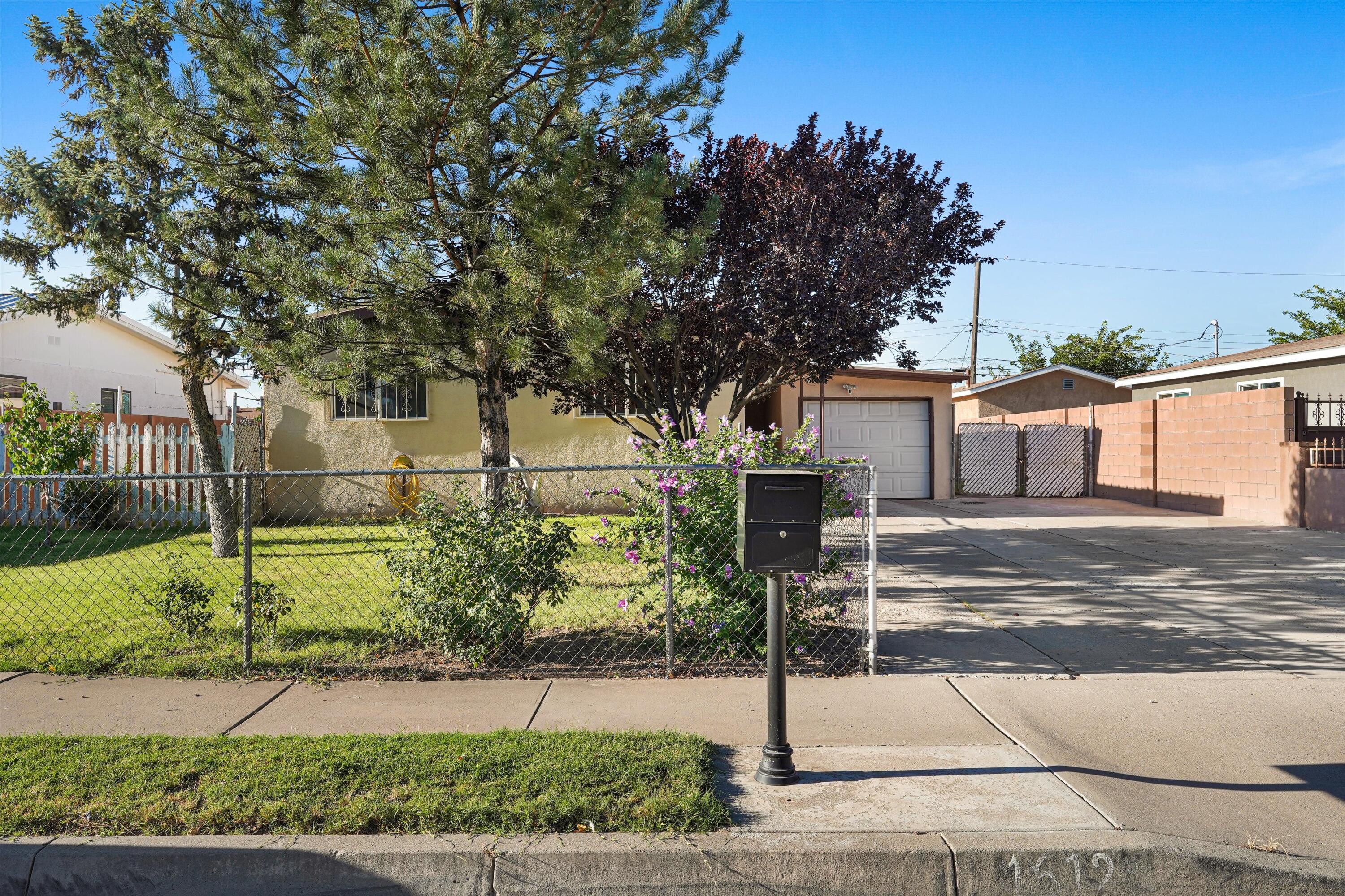 2nd image of 1612 Towner Ave Nw, Albuquerque, NM 87104 | MLS# 1109642