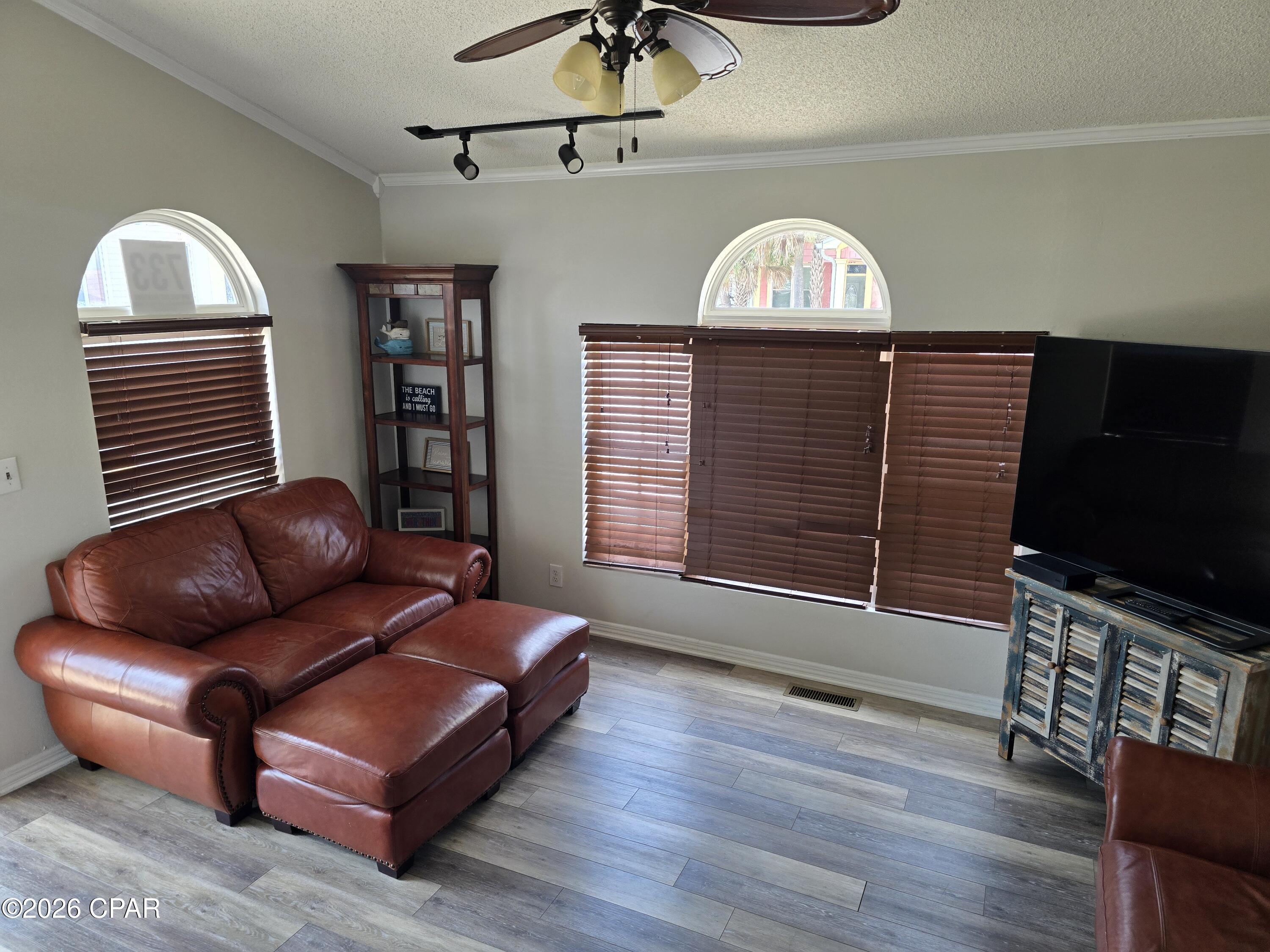 733 Shark Drive, Panama City Beach, FL 32408 thumbnail, photo 6 of 20