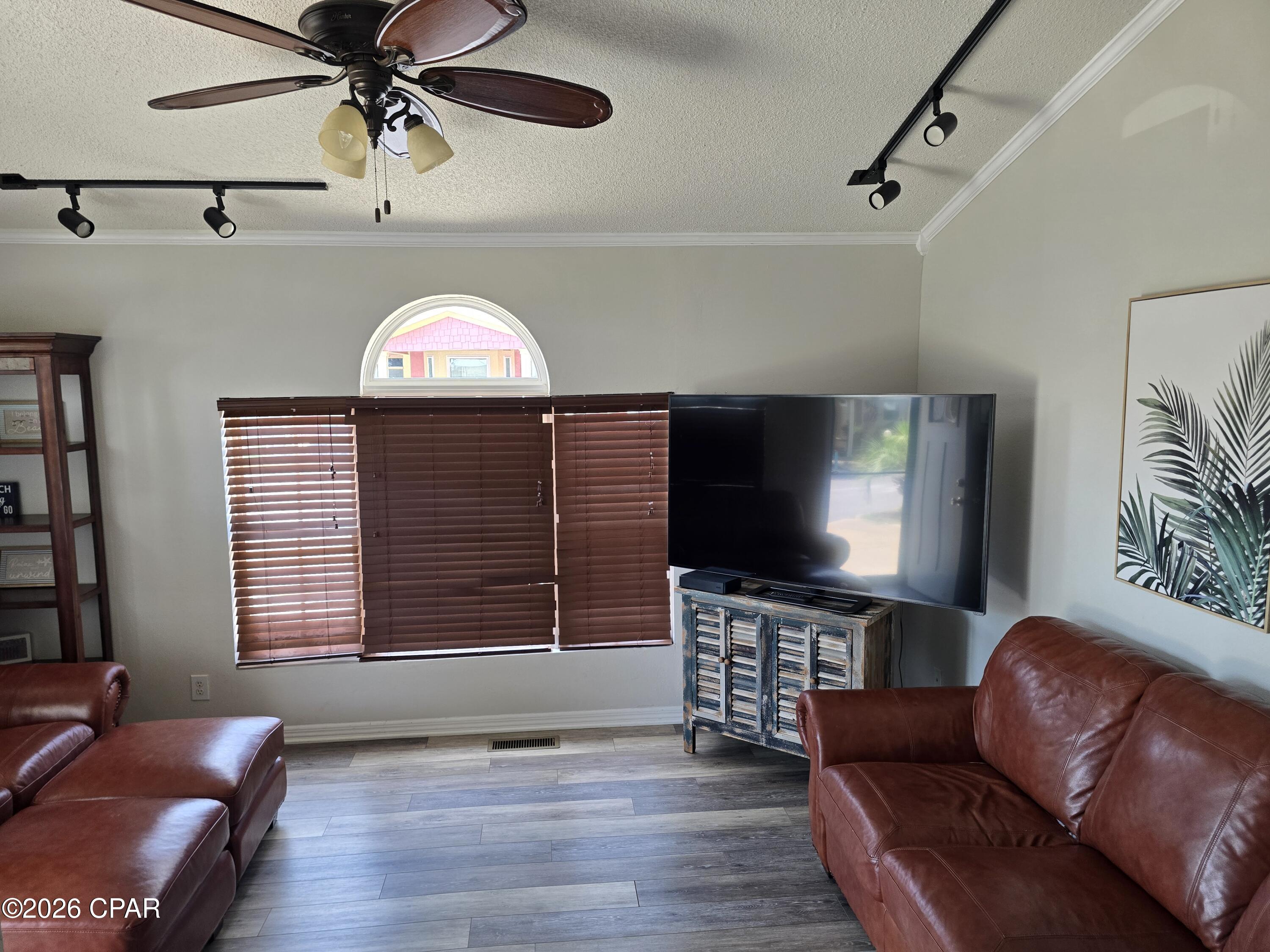 733 Shark Drive, Panama City Beach, FL 32408 thumbnail, photo 7 of 20