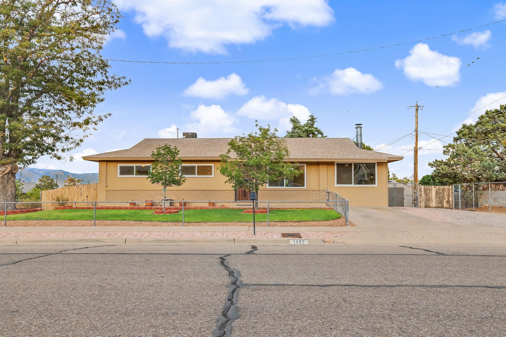 2nd image of 1502 Delgado Dr Sw, Albuquerque, NM 87121 | MLS# 1109692