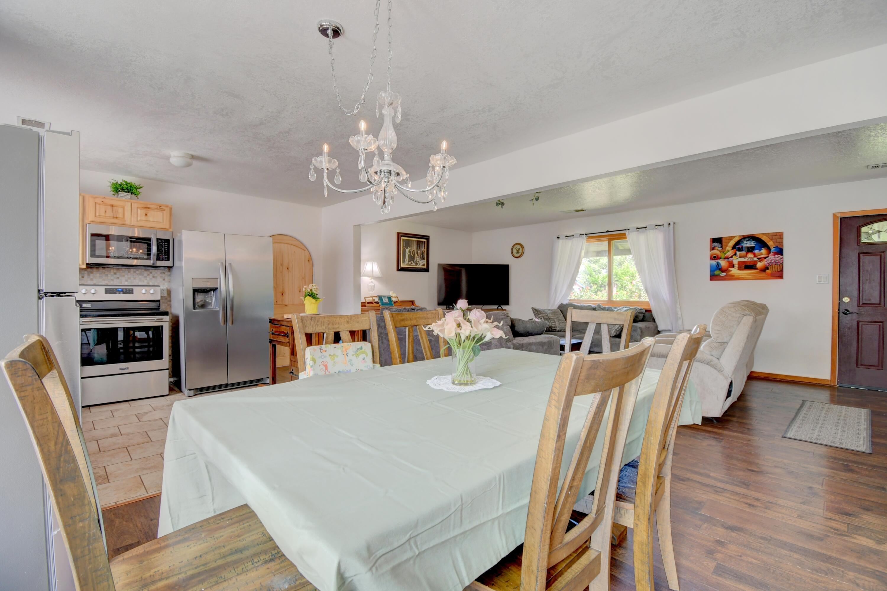 Photo 4 of Single family home for sale at 635 Esperanza Dr, Bosque Farms, NM 87068 | MLS# 1109693 | Listing updated on 2026-10-10