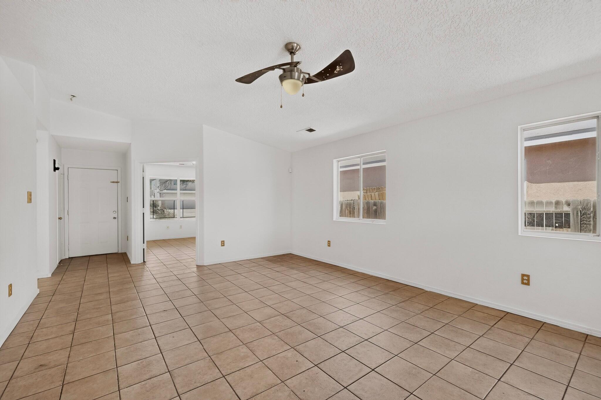 4th image of 928 Tanager Dr Sw, Albuquerque, NM 87121 | MLS# 1109702