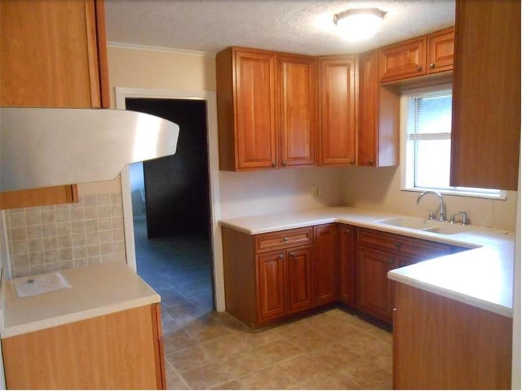 647 Morrow Road — photo 3
