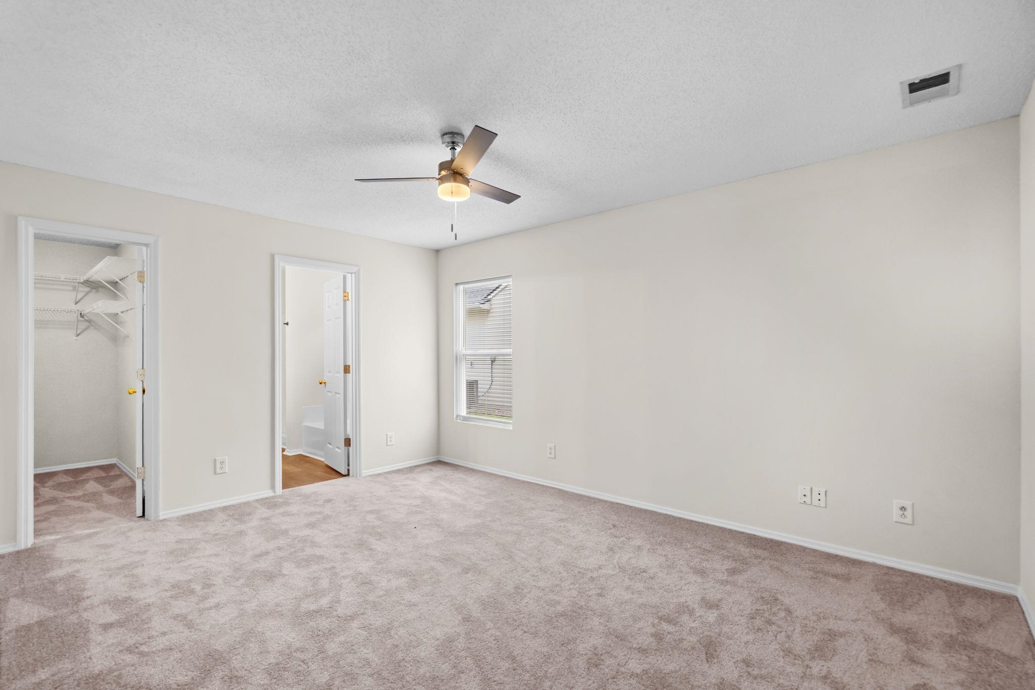 2621101 | Photo 21