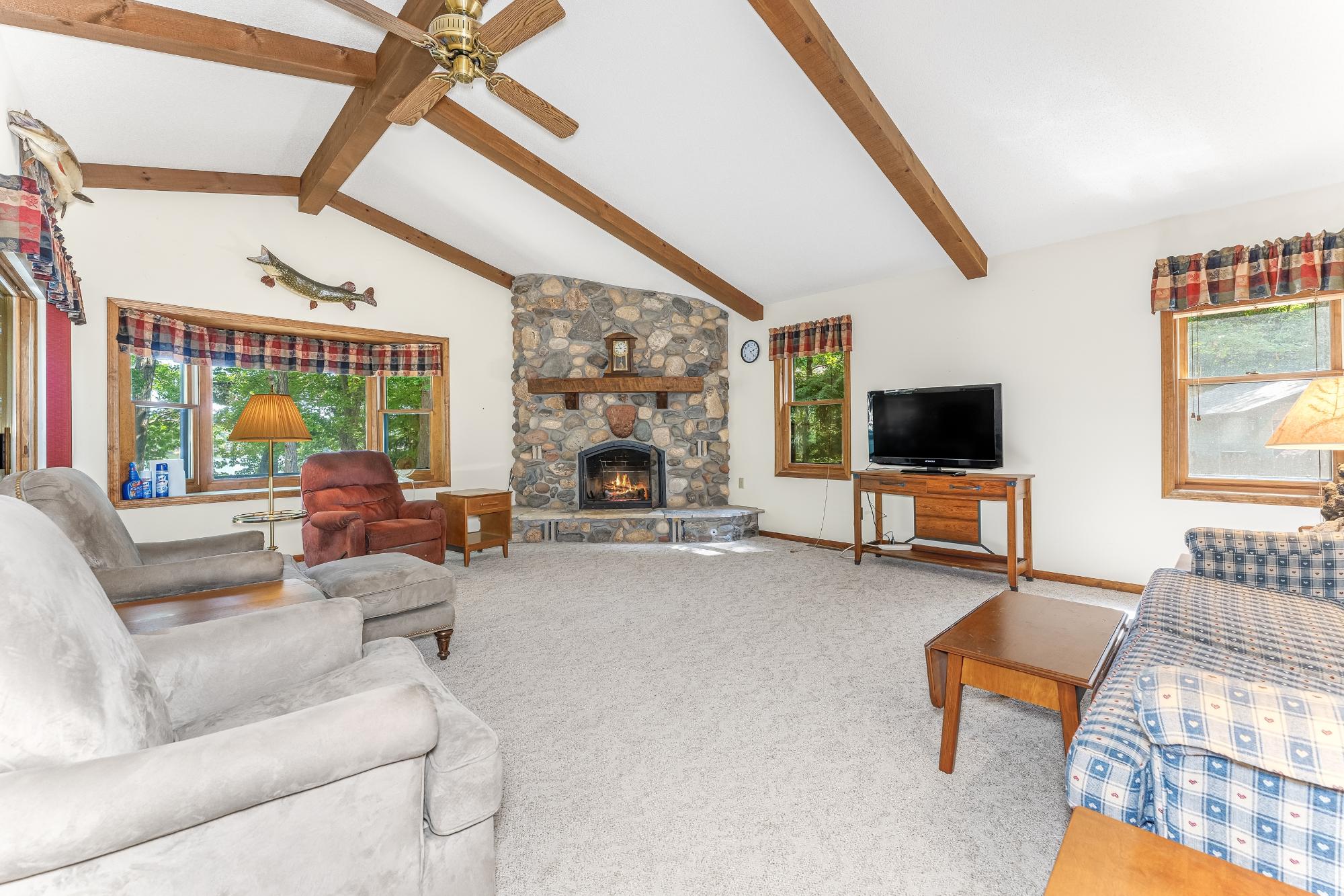 Yellow Birch Lake Property 4539 Kanara Way Photo 5