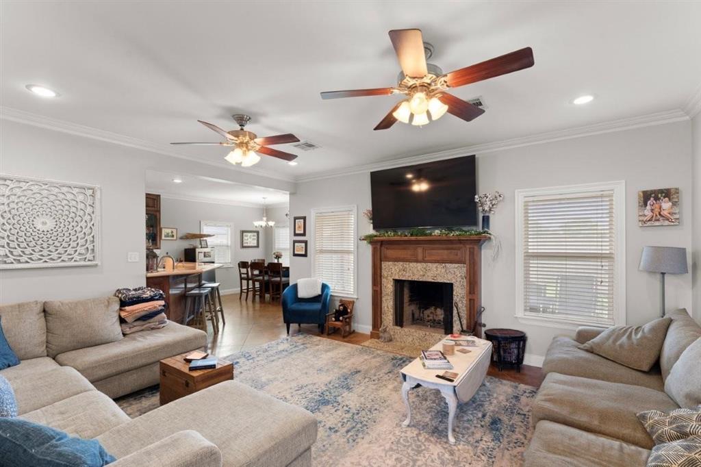2407 Fox Hollow Street — photo 3