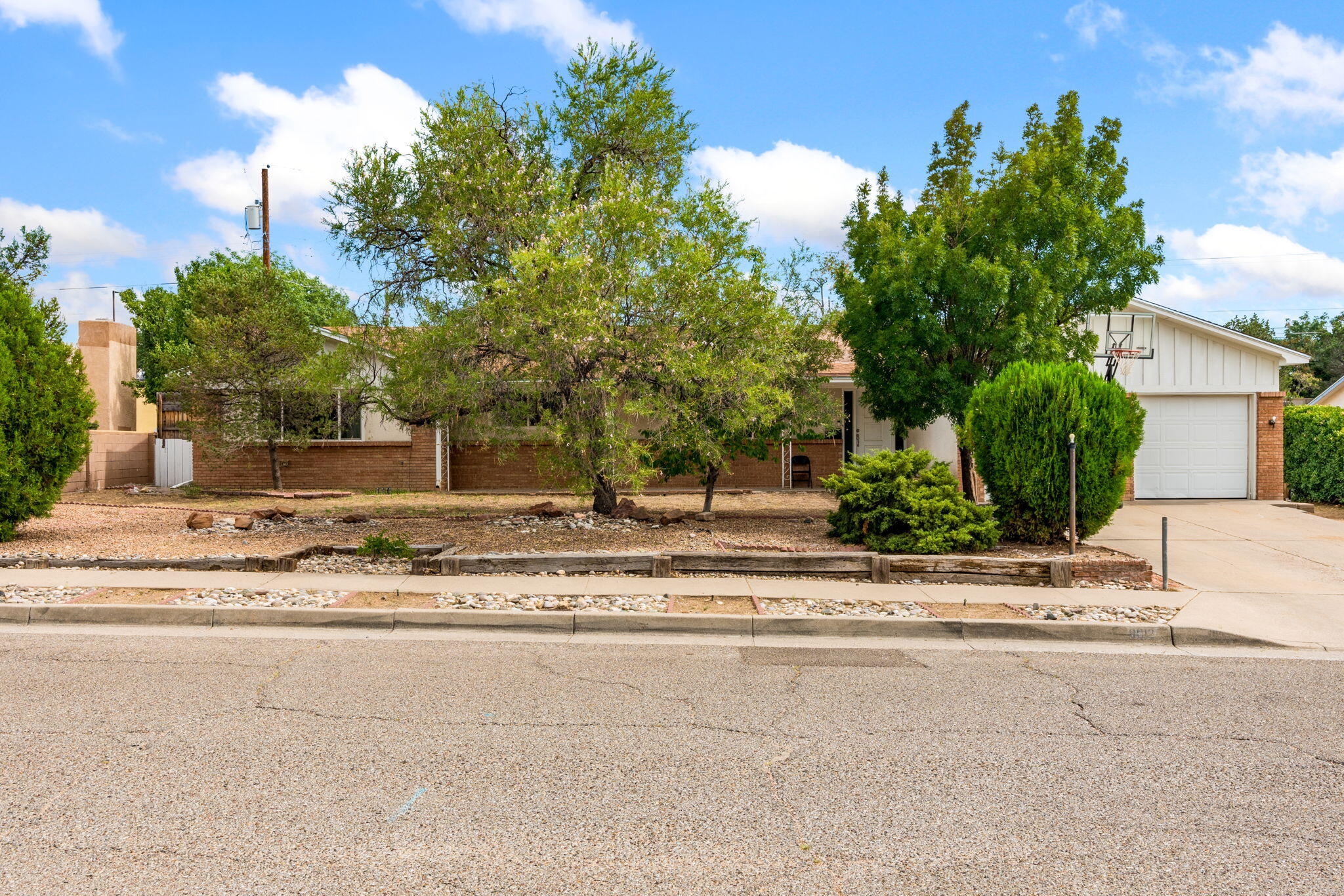 9012 Lagrima De Oro Road, Albuquerque NM 87111