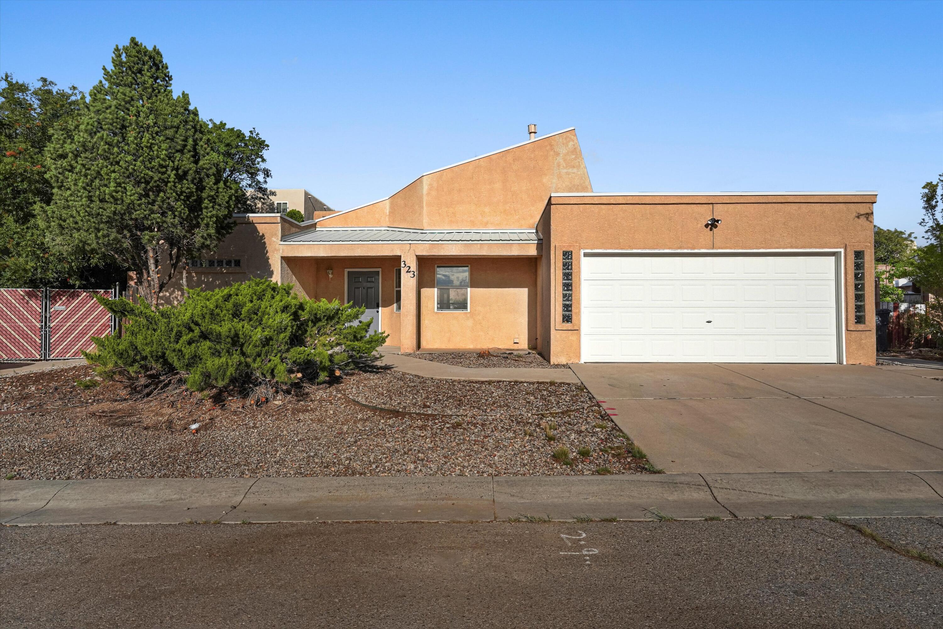 2nd image of 323 Pinon Creek Rd Se, Albuquerque, NM 87123 | MLS# 1110022