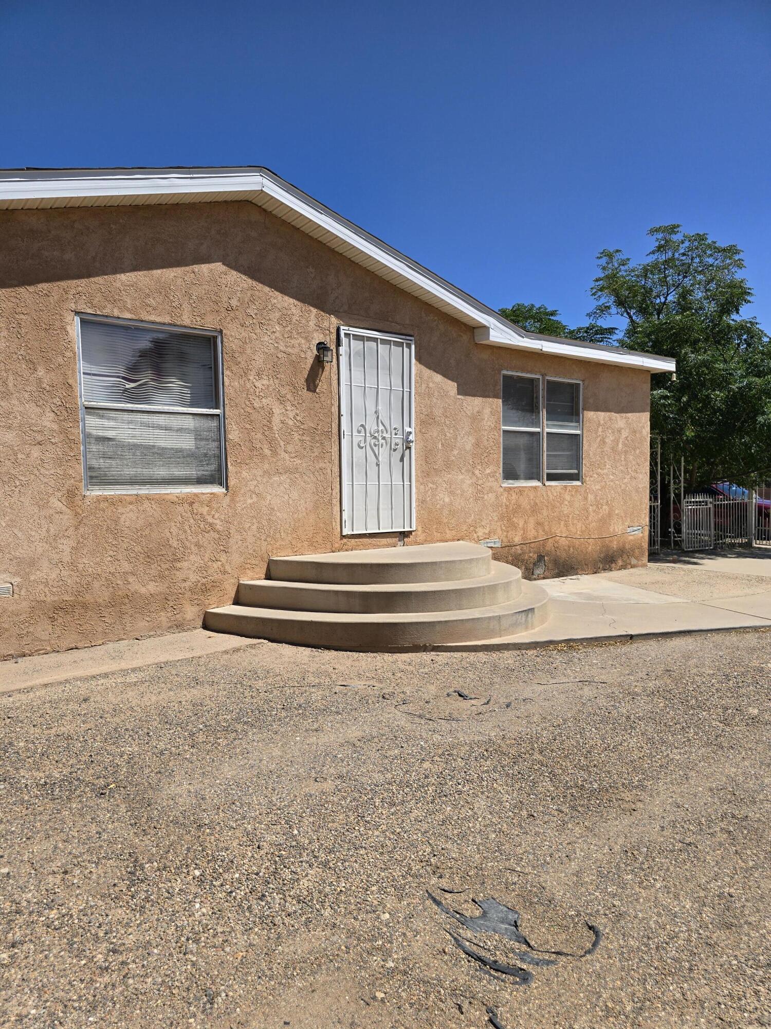 Photo 2 of Sale Pending at 307 Gore Ave Se, Albuquerque, NM 87105 | MLS# 1110041 | Listing updated on 2026-09-05