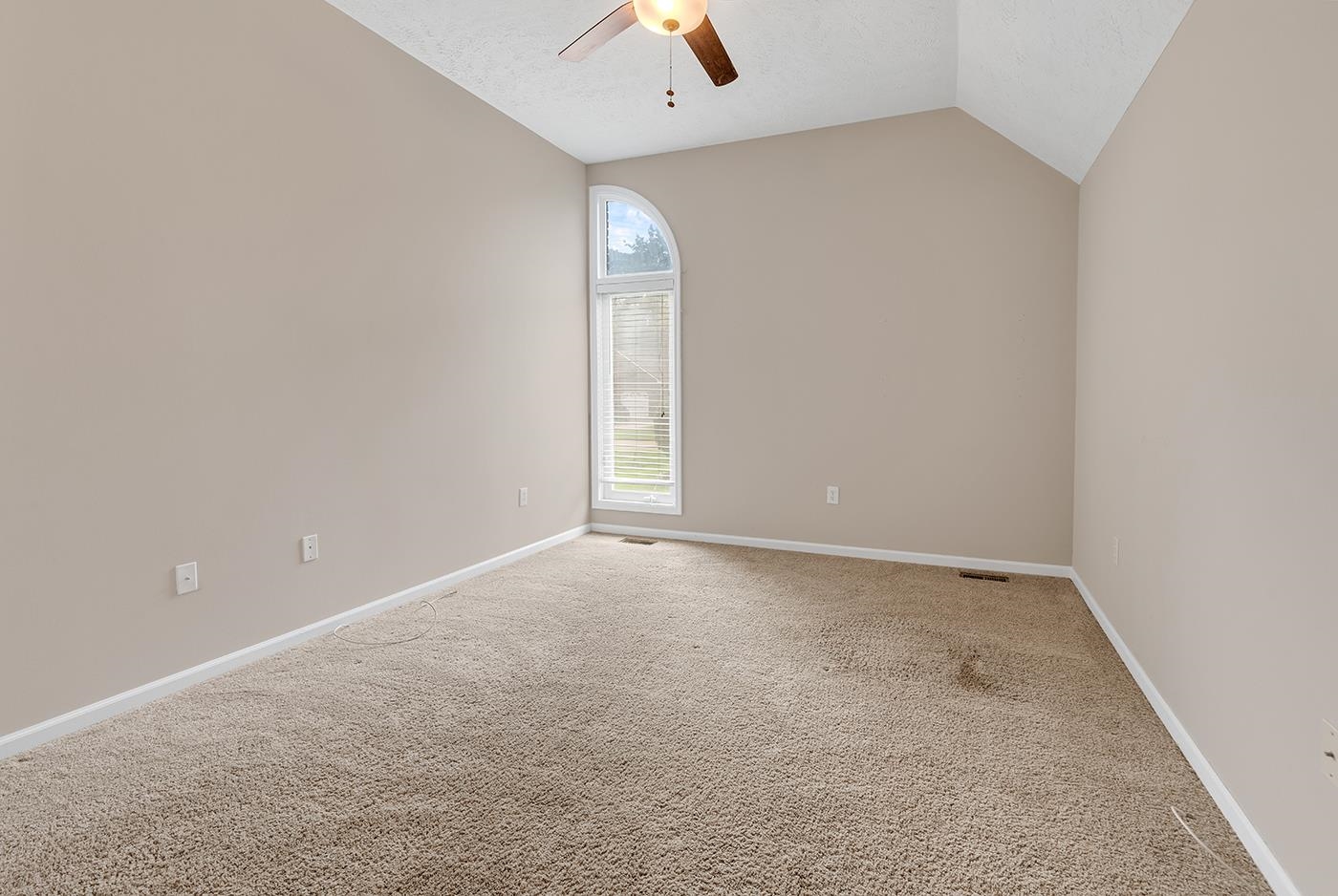 2621443 | Photo 27