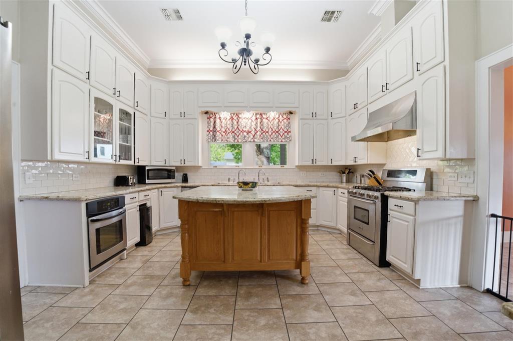702 Shankland Avenue — photo 4