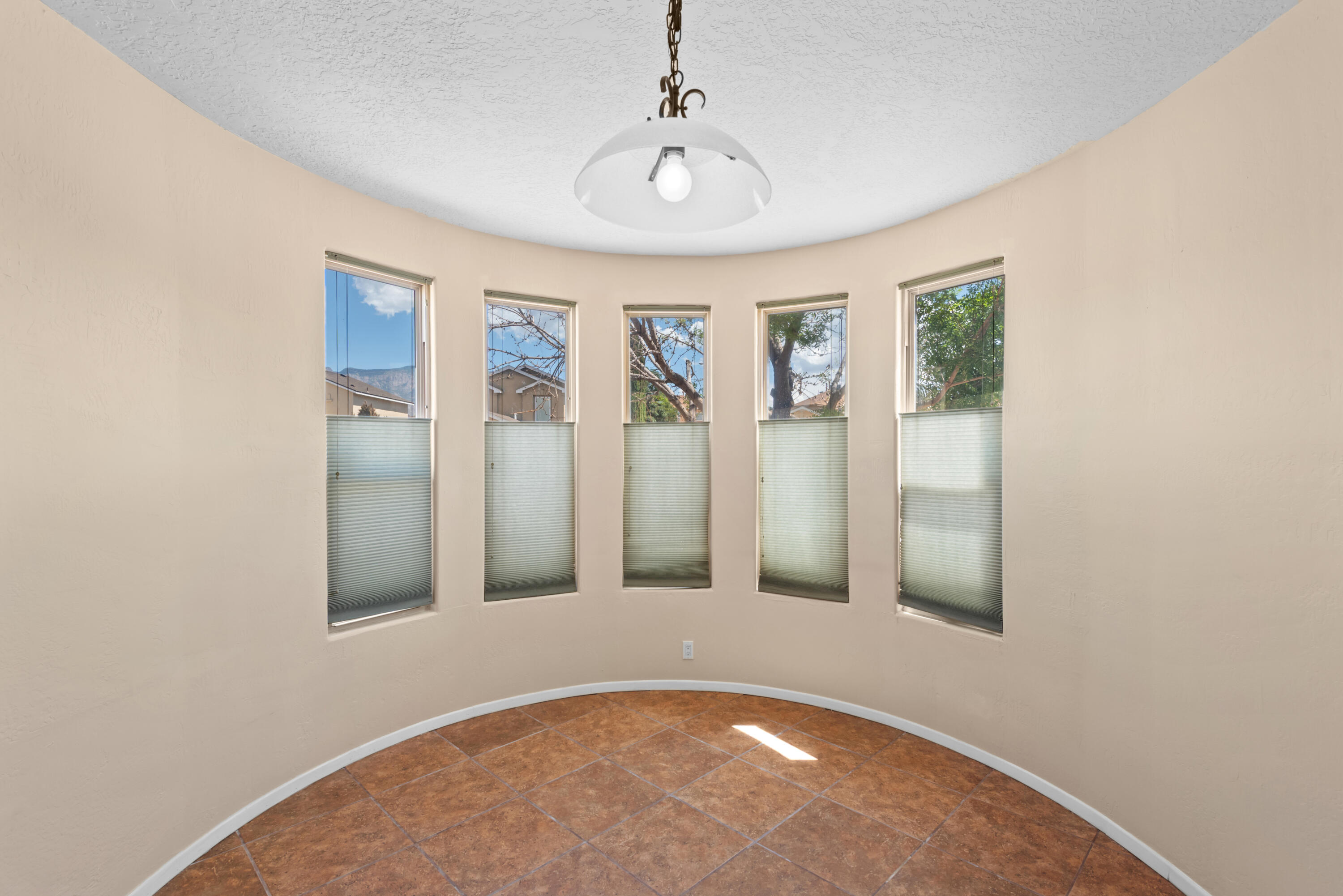 5th image of 8215 Ville Ct Ne, Albuquerque, NM 87113 | MLS# 1110076