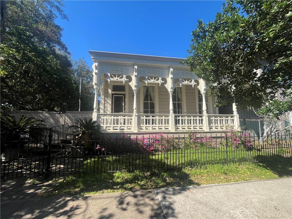 2731 Chestnut Street