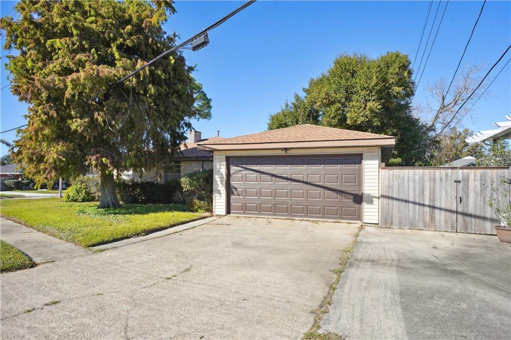 Photo 2 of Single family home for sale at 2 Schill Ave, Kenner, LA 70065 | MLS# 2574442 | Listing updated on 2026-09-10