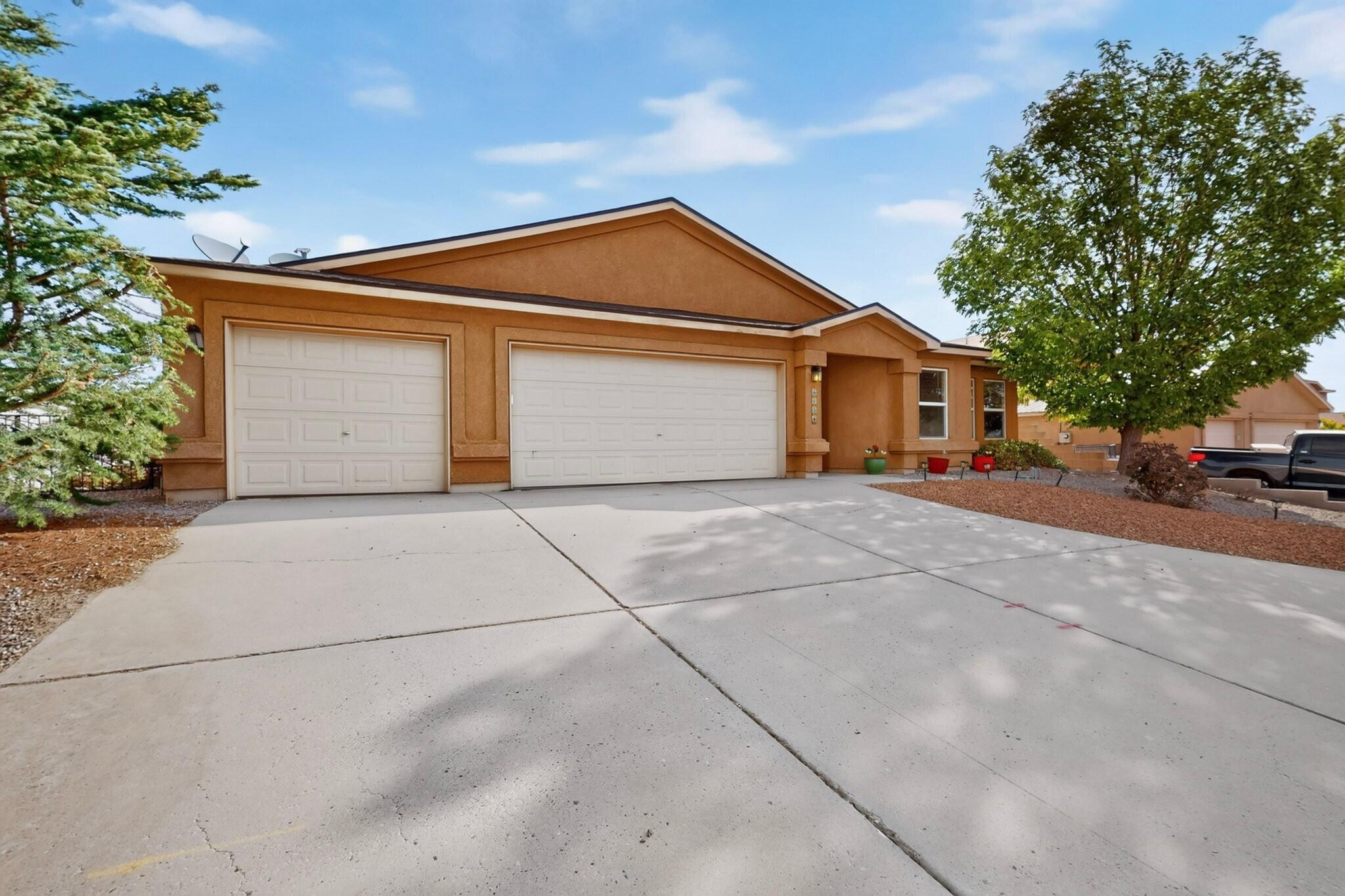 Photo 3 of Single family home for sale at 6125 Chaco Cyn Dr Ne, Rio Rancho, NM 87144 | MLS# 1110199 | Listing updated on 2026-09-16