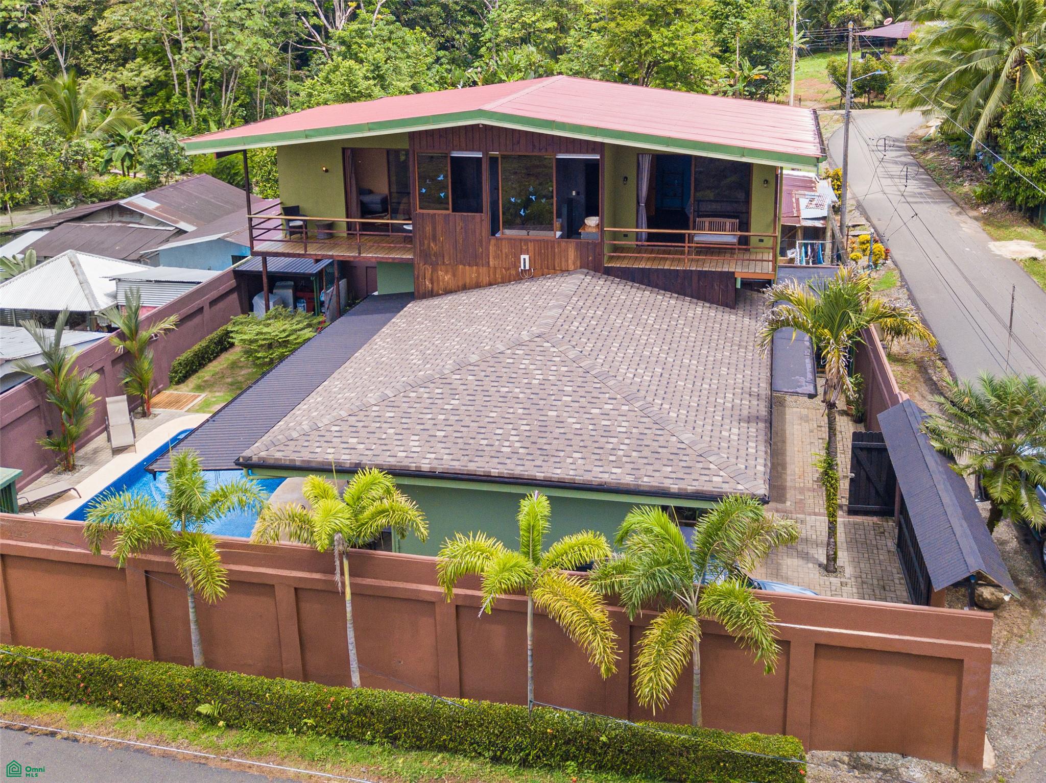 4 bed Single Family Homes For Sale in Naranjito, Puntarenas - 1