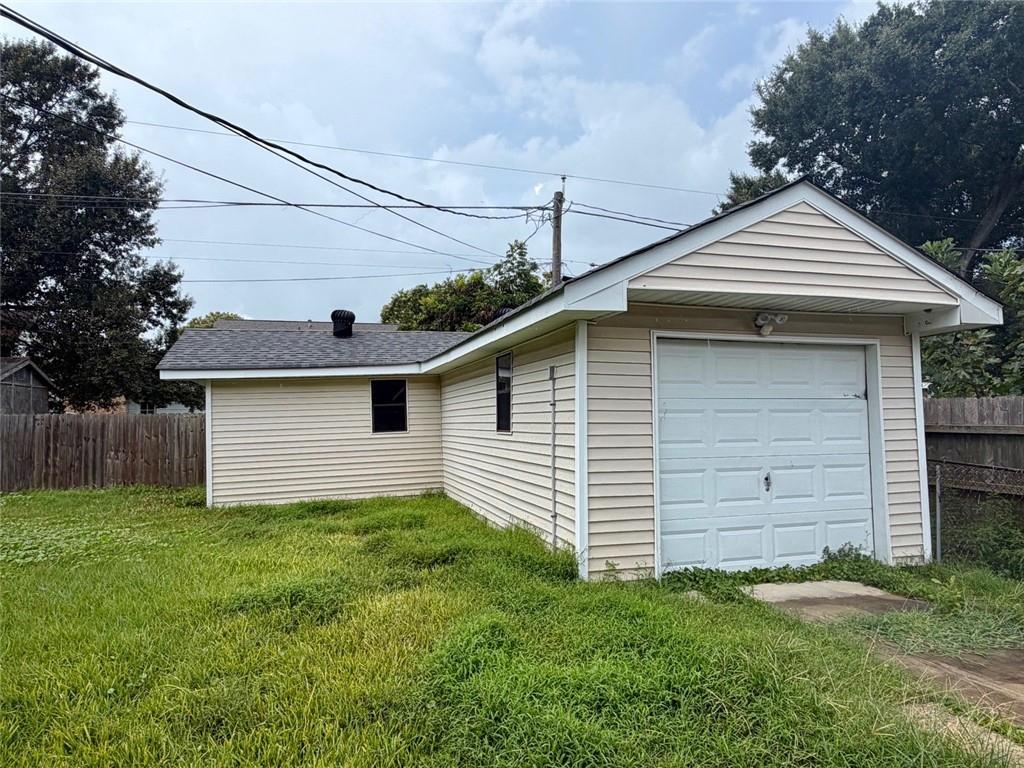 Photo 3 of Single family home for sale at 3803 Ole Miss Dr, Kenner, LA 70065 | MLS# 2575285 | Listing updated on 2026-09-09